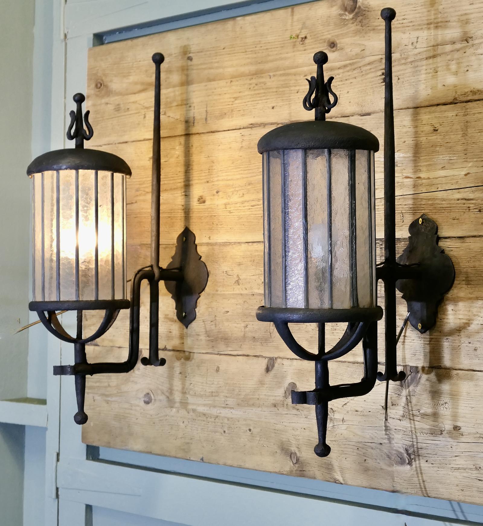 A Very Large Pair of Entrance Door Wall Lights, Wall Lanterns (1 of 10)