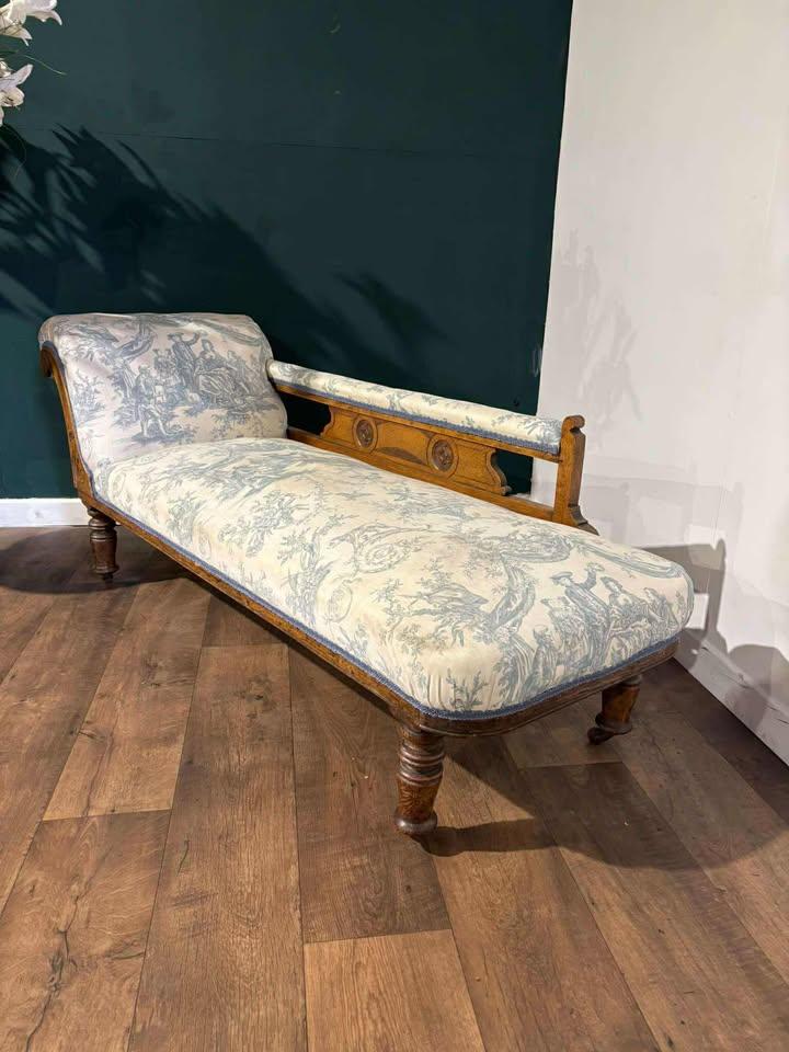 19th Century Oak Chaise Longue with Cream & Blue Upholstery (1 of 17) 19th Century Oak Chaise Longue with Cream & Blue Upholstery (1 of 17)