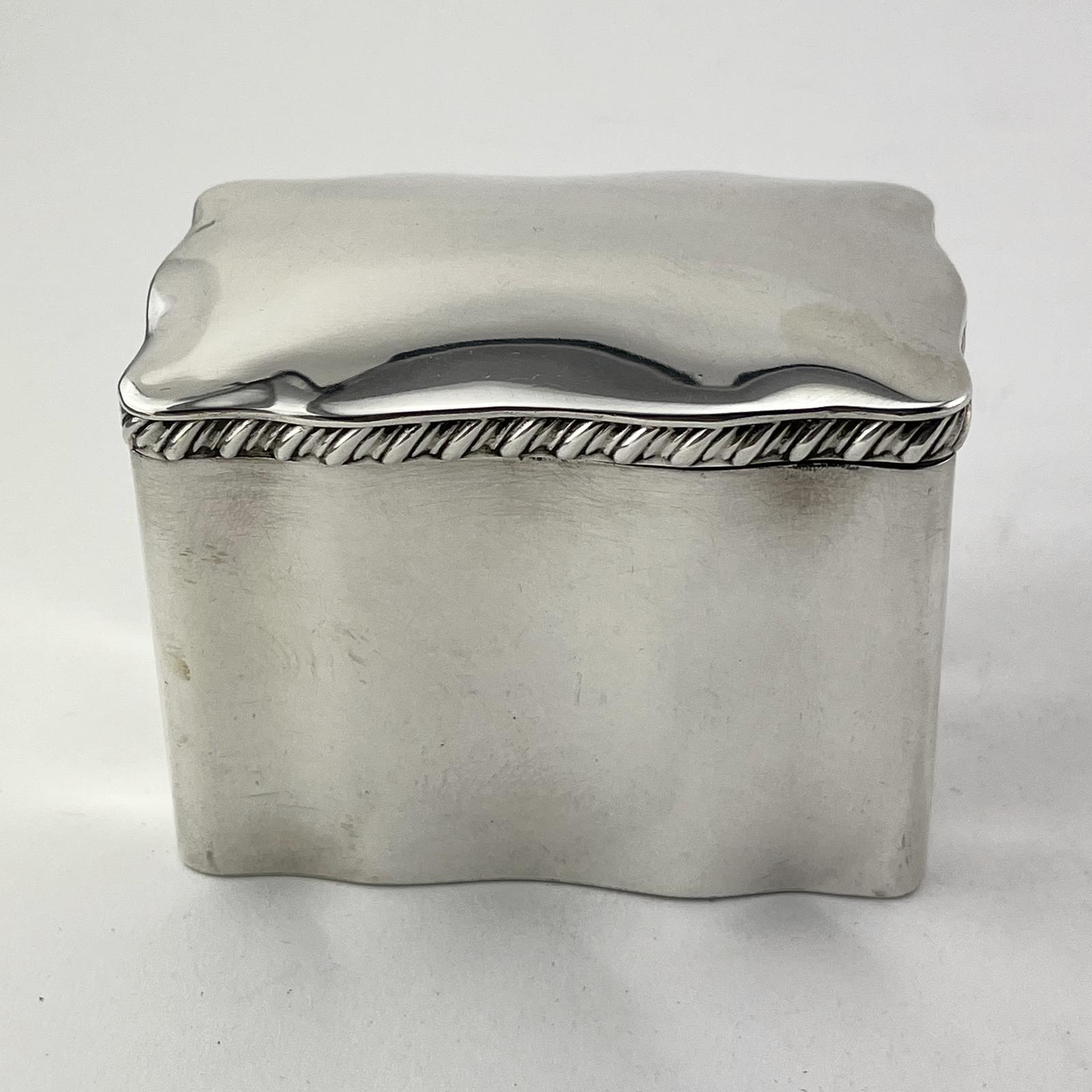 Smart Plain Edwardian Sterling Silver Tea Caddy or Trinket Box (1 of 6) Smart Plain Edwardian Sterling Silver Tea Caddy or Trinket Box (1 of 6)