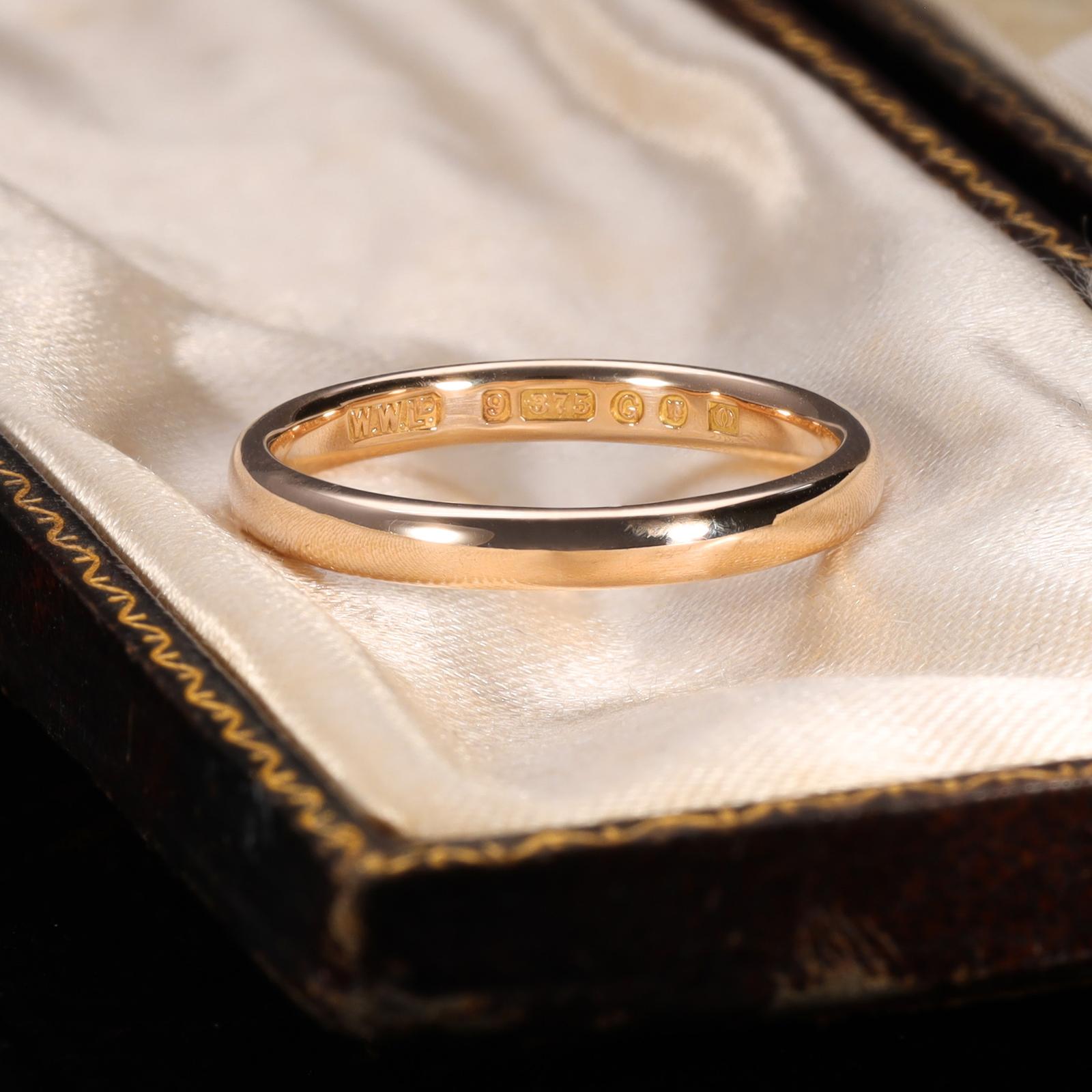The Vintage 1942 9ct Gold Wedding Ring (1 of 1)