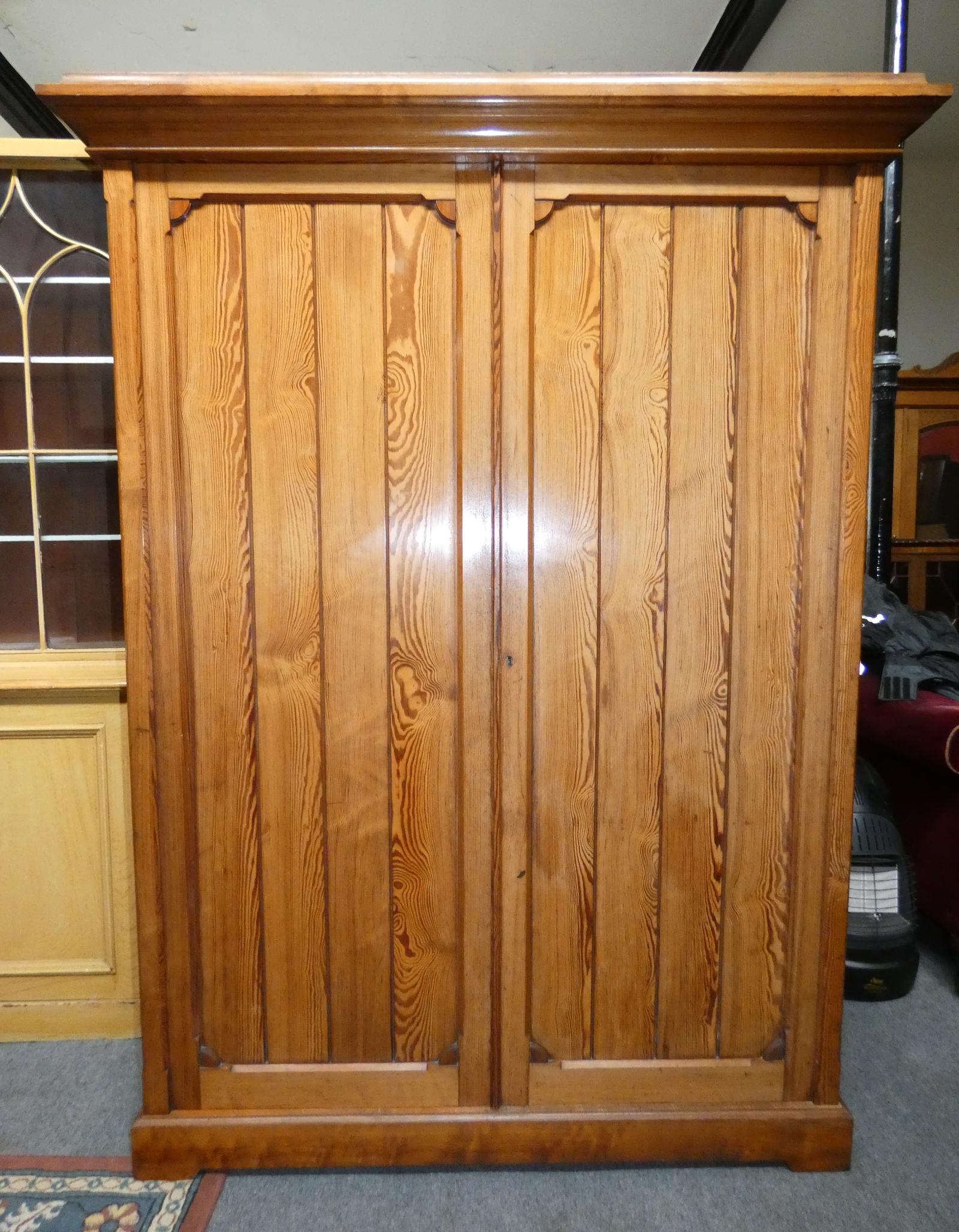 Pine Linen Cupboard / Housekeepers Cupboard (1 of 8)