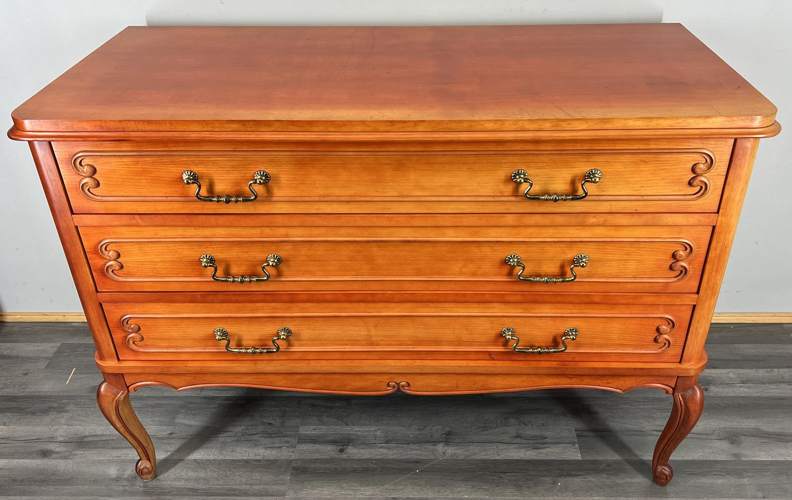 Chest of Drawers Vintage French Style with Carved Cabinet (1 of 11)