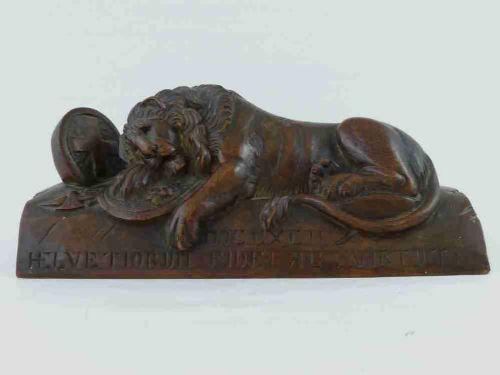 Swiss Black Forest Lion of Lucerne Walnut Carving Grand Tour Souvenir (1 of 4)