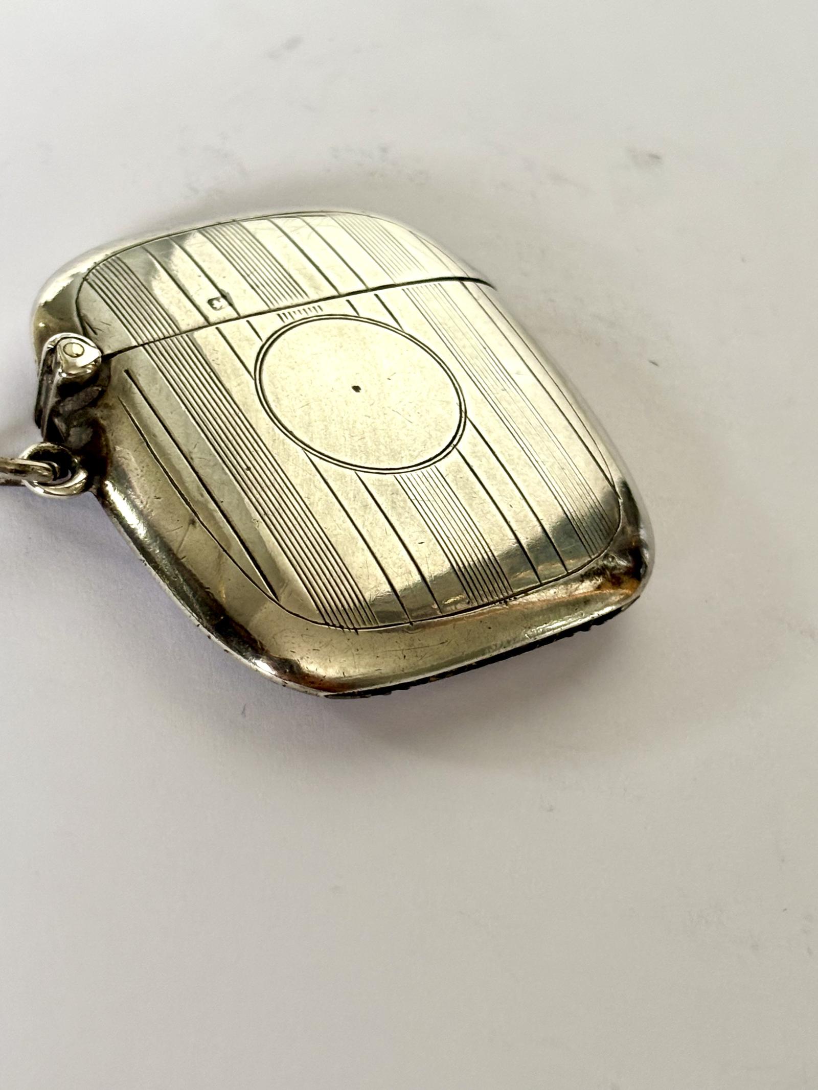 George V Silver Vesta Case - William Henry Sparrow - Birmingham 1912 (1 of 6) George V Silver Vesta Case - William Henry Sparrow - Birmingham 1912 (1 of 6)