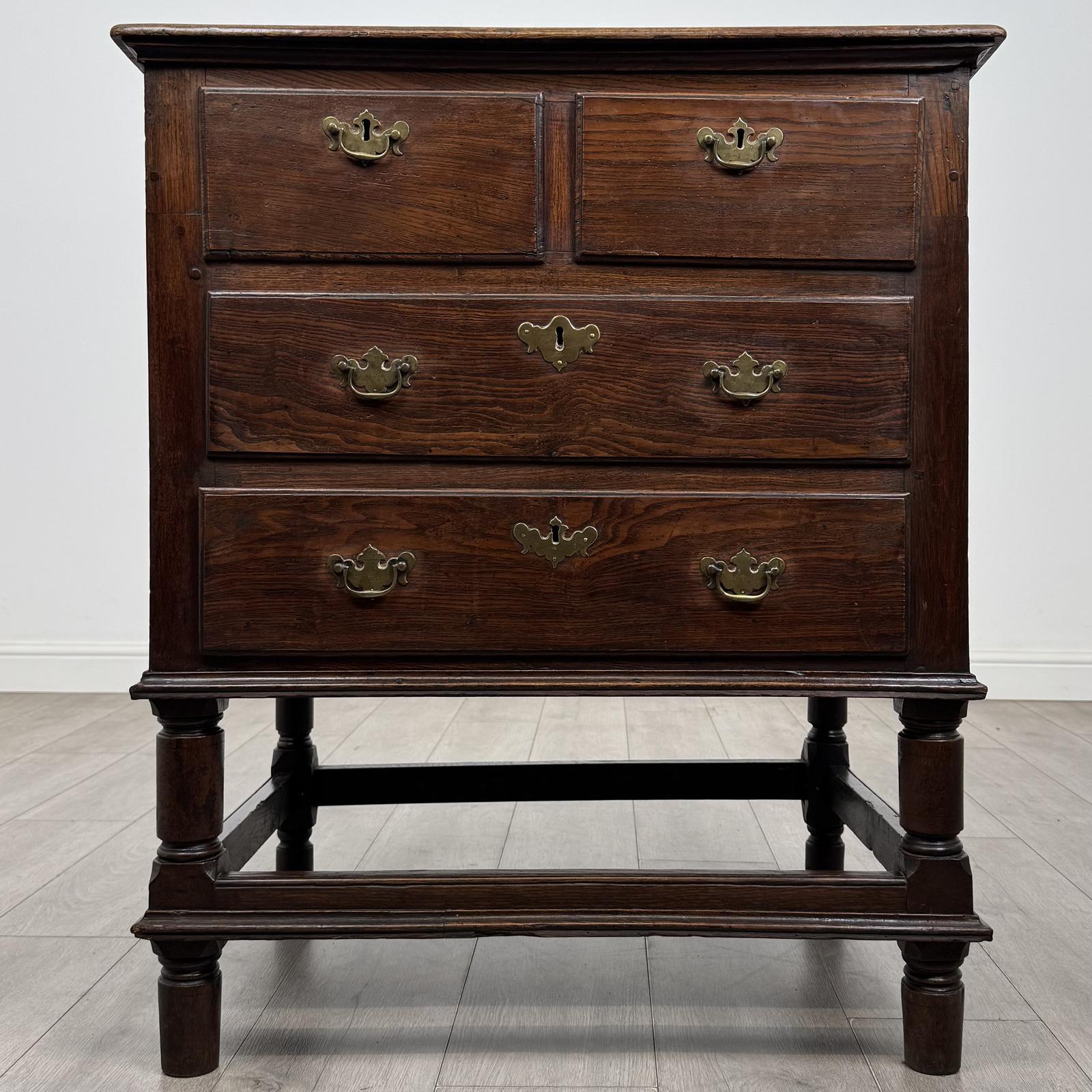 Antique 18th Century Georgian Chest of Drawers in Oak (1 of 11) Antique 18th Century Georgian Chest of Drawers in Oak (1 of 11)