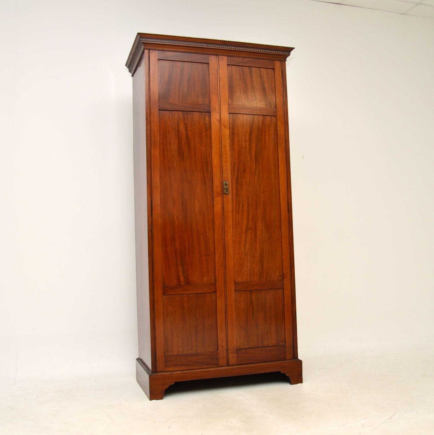 Antique Mahogany Wardrobe / Hall Cupboard (1 of 9) Antique Mahogany Wardrobe / Hall Cupboard (1 of 9)