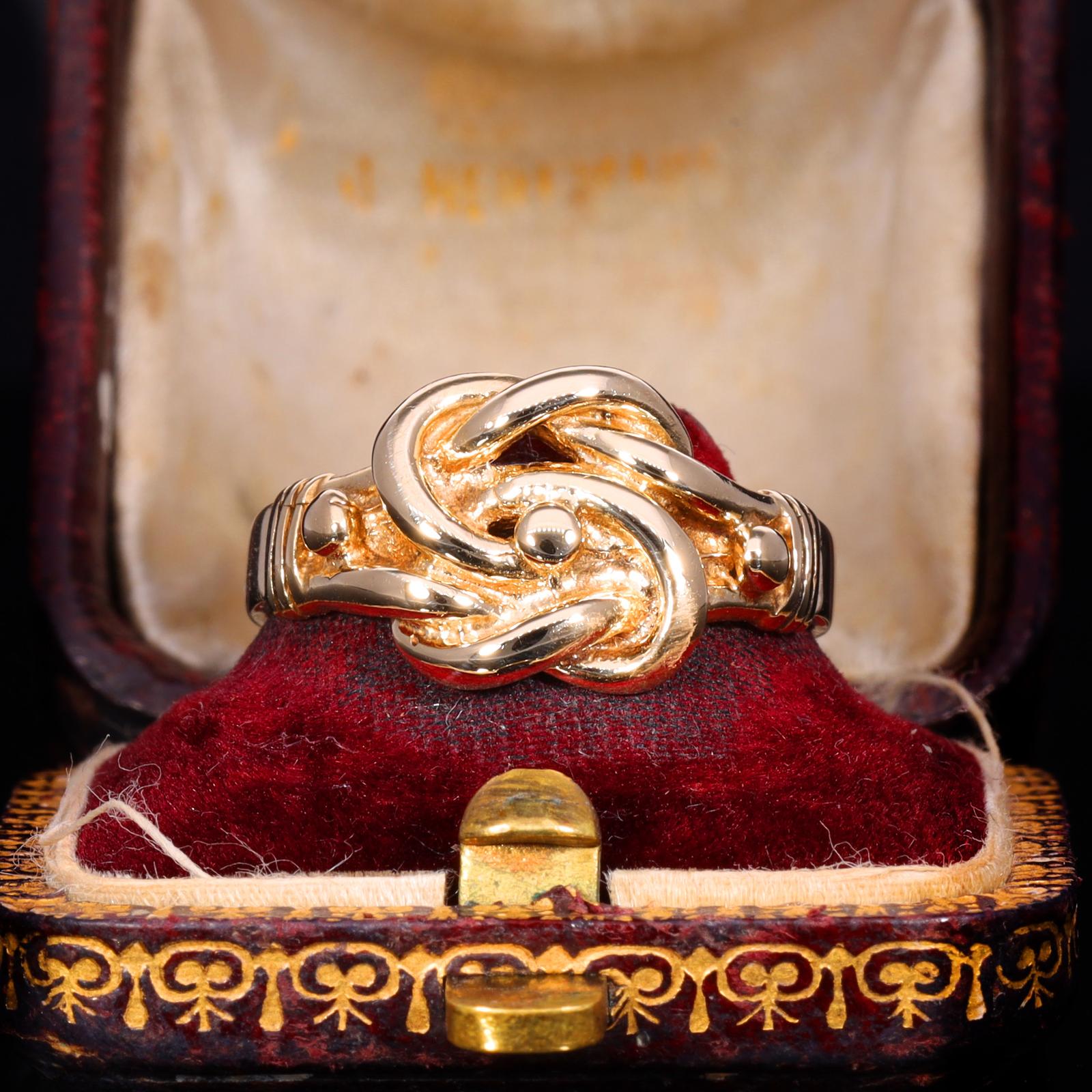 The Vintage 9ct Gold Puzzle Knot Ring (1 of 6) The Vintage 9ct Gold Puzzle Knot Ring (1 of 6)