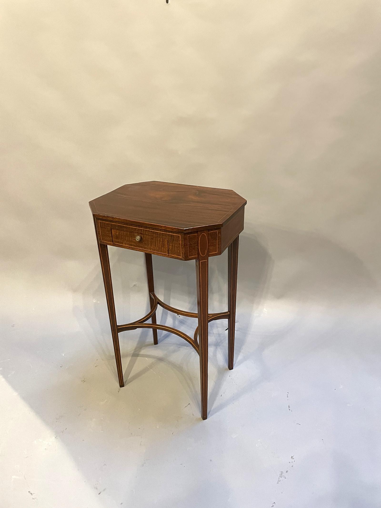 George IV Occasional Table (1 of 11)