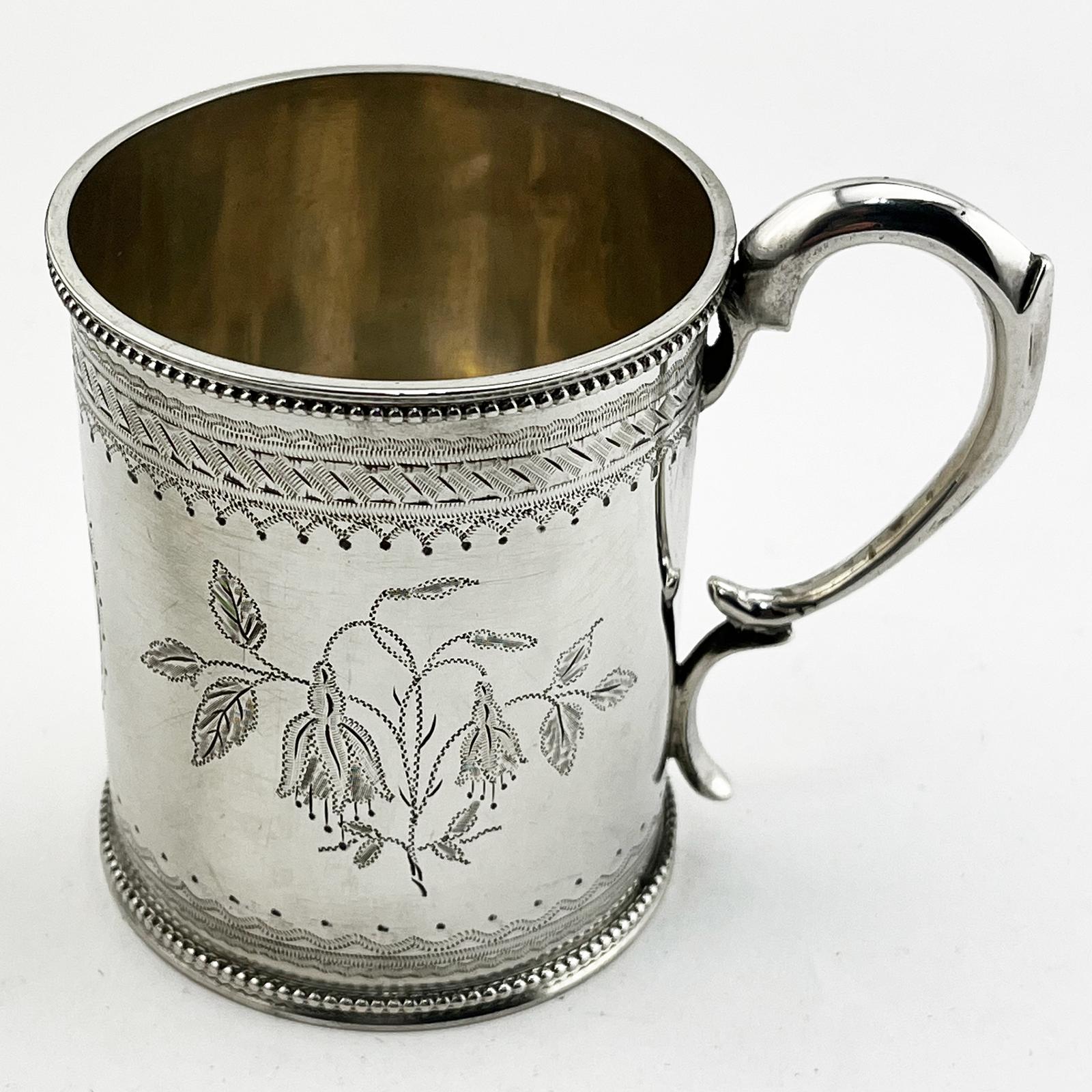 Victorian Silver Christening Mug Without Inscriptions (1 of 7) Victorian Silver Christening Mug Without Inscriptions (1 of 7)
