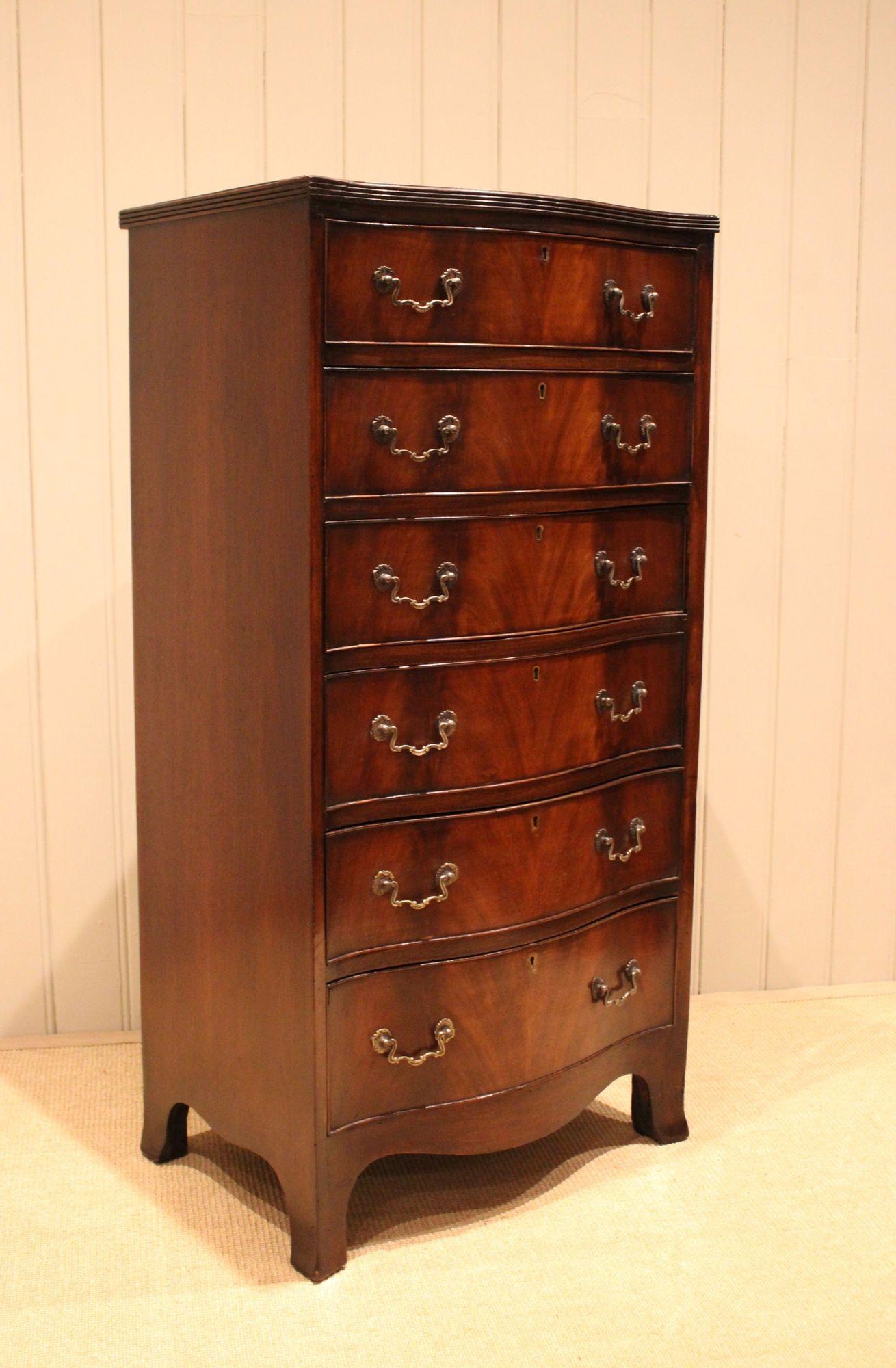 Mahogany Serpentine Front Chest of Drawers (1 of 12)