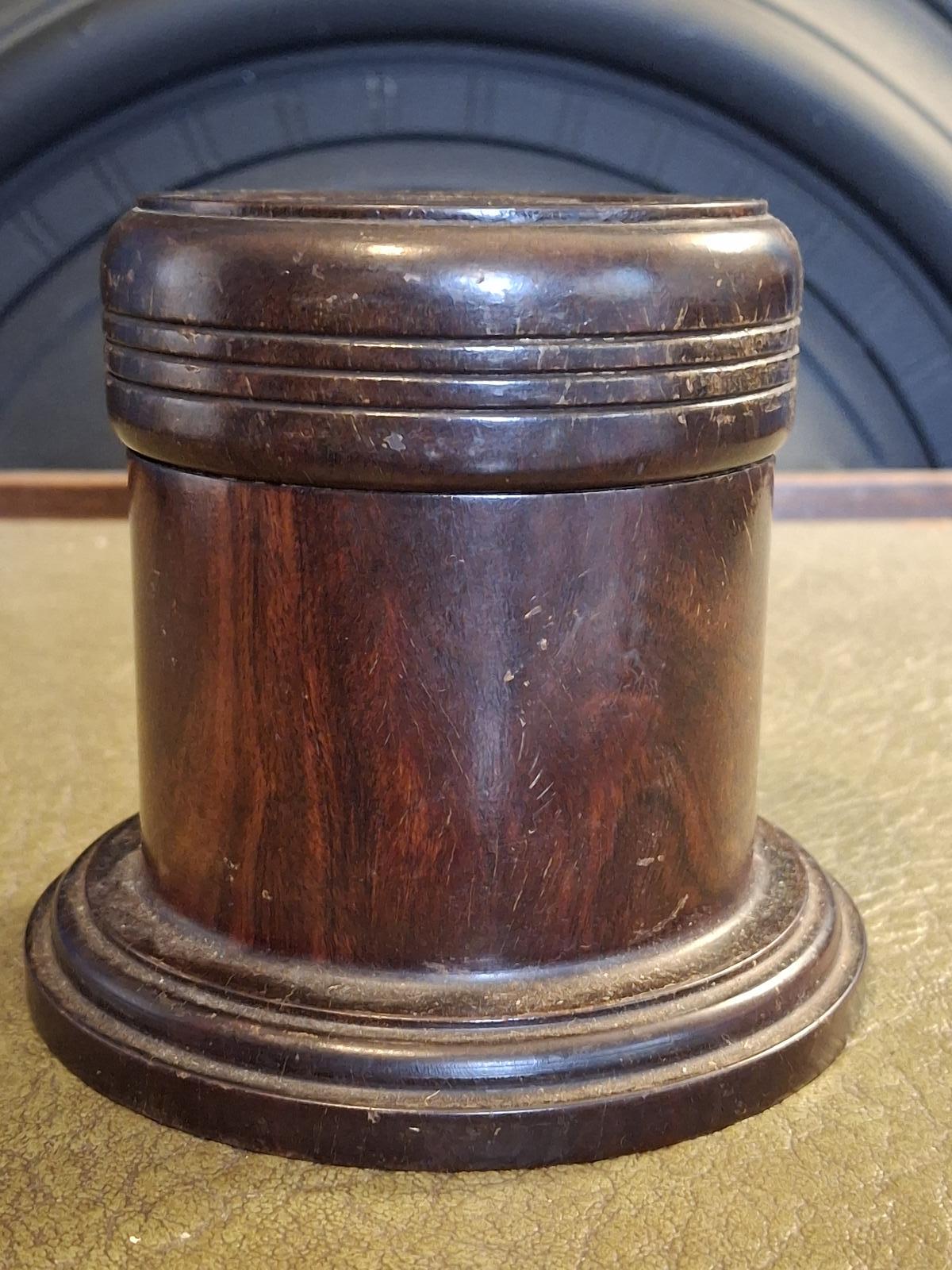 Snuff & Tobacco - main image