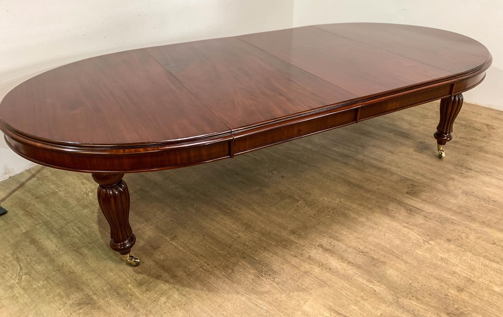 Superb Victorian Extending Dining Table Mahogany Seats 10/12 (1 of 17) Superb Victorian Extending Dining Table Mahogany Seats 10/12 (1 of 17)