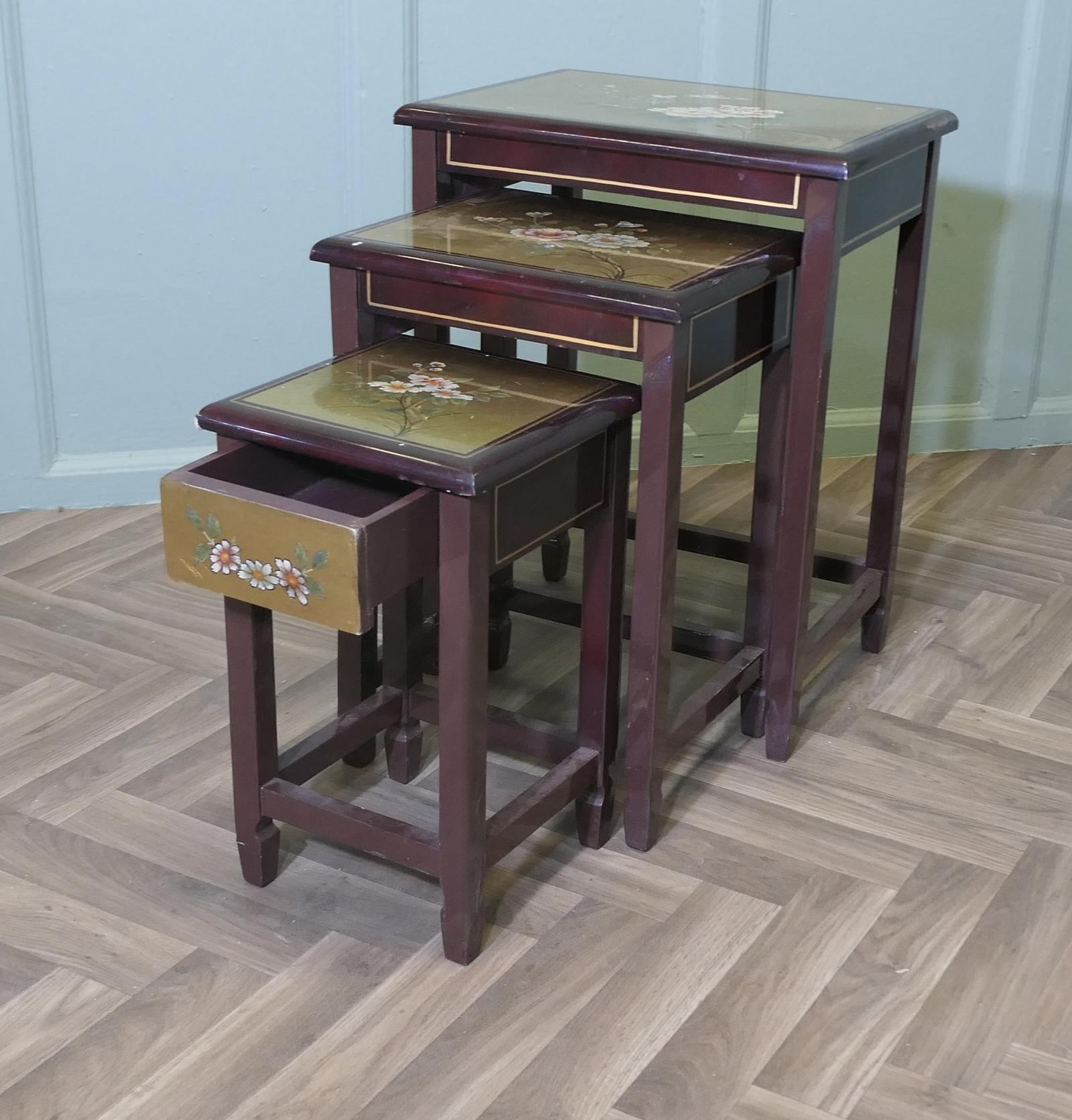 Nest of 3 Lacquered Painted Chinoiserie Tables (1 of 6) Nest of 3 Lacquered Painted Chinoiserie Tables (1 of 6)
