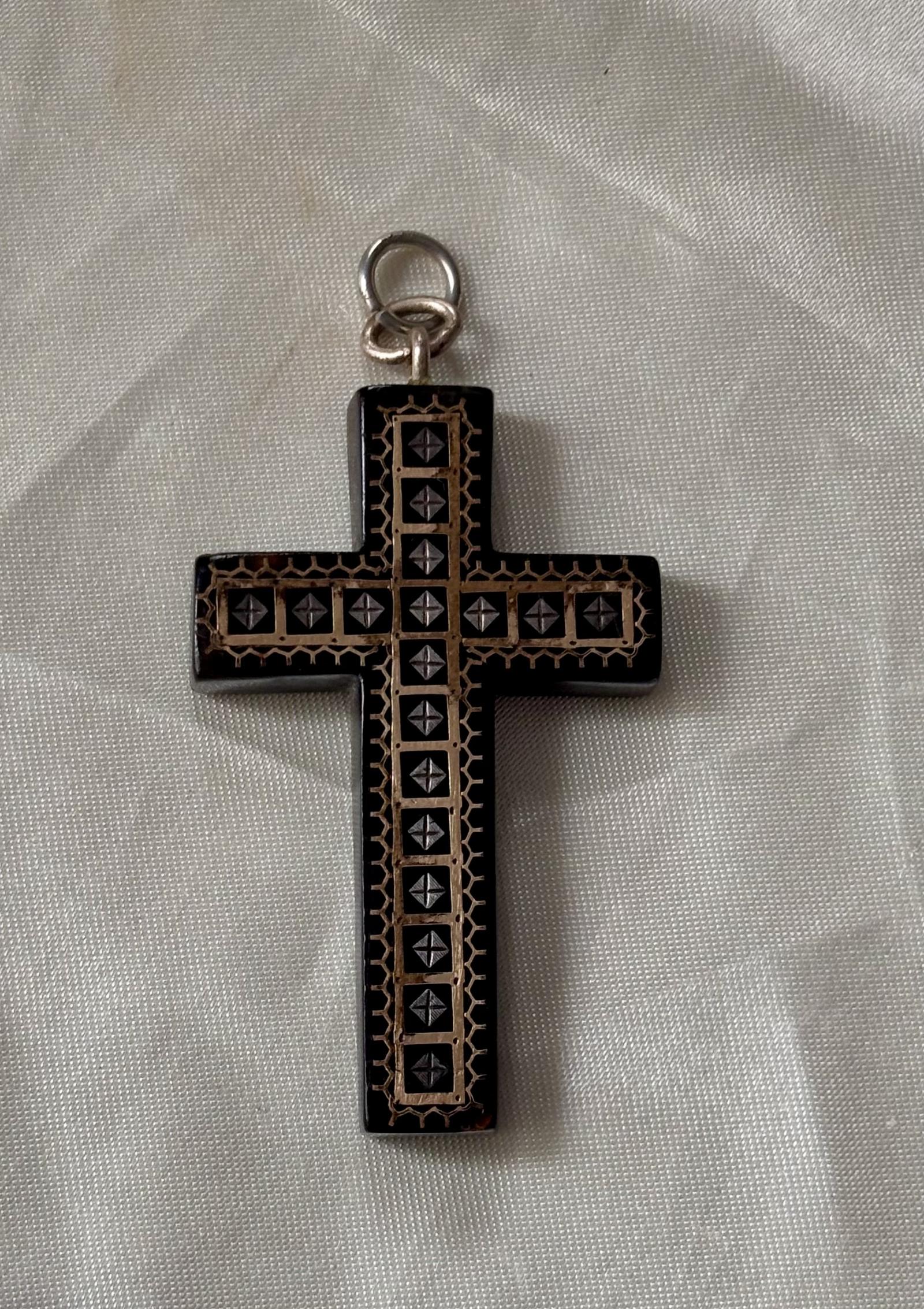 Victorian Pique Cross (1 of 8) Victorian Pique Cross (1 of 8)