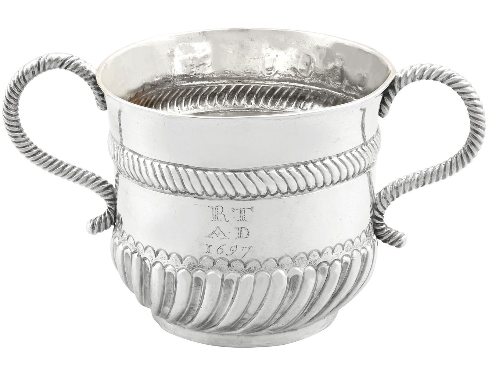 Antique William III Britannia Standard Silver Porringer 1697 (1 of 9)