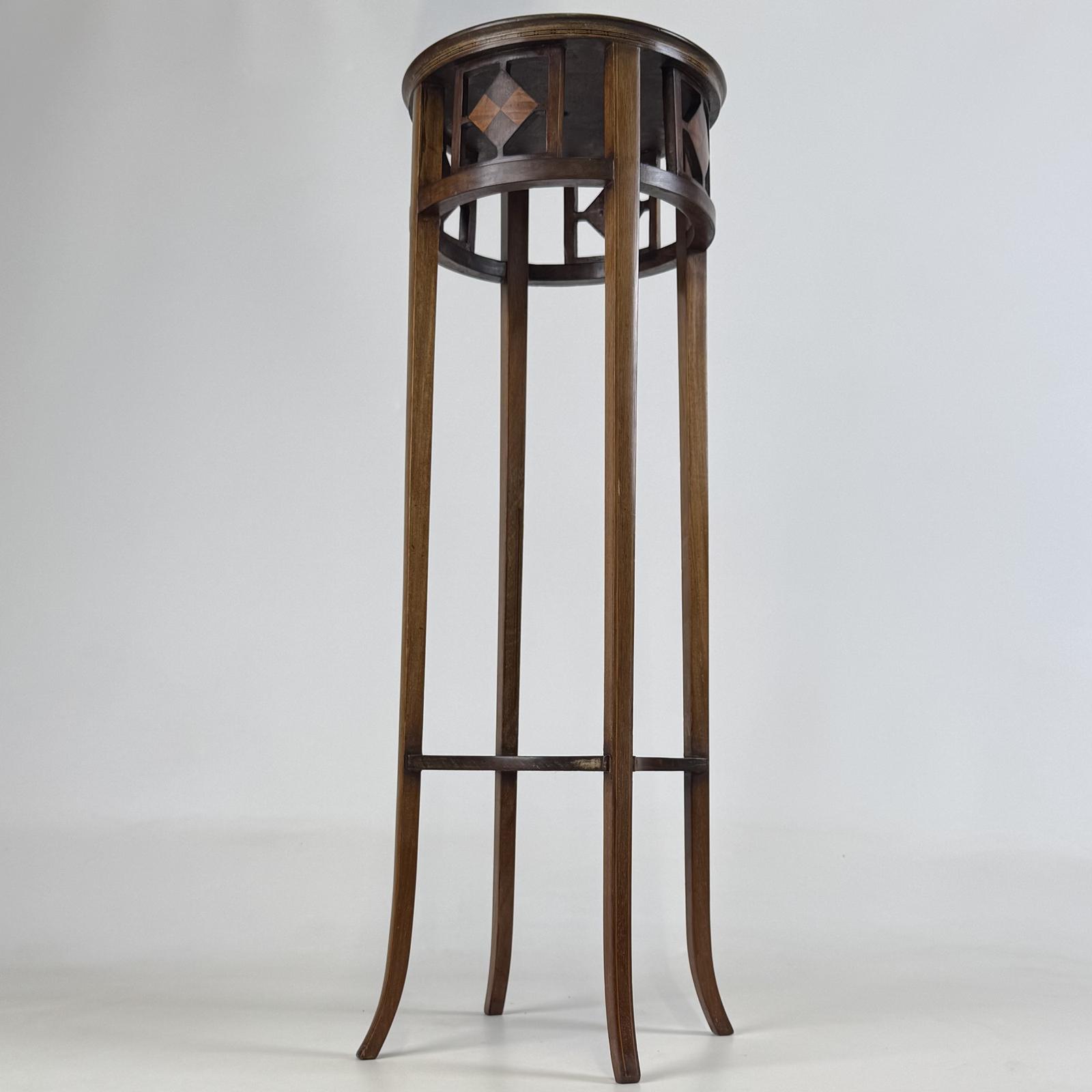 Antique 20th Century Decorative Plant Stand In Mahogany (1 of 9)