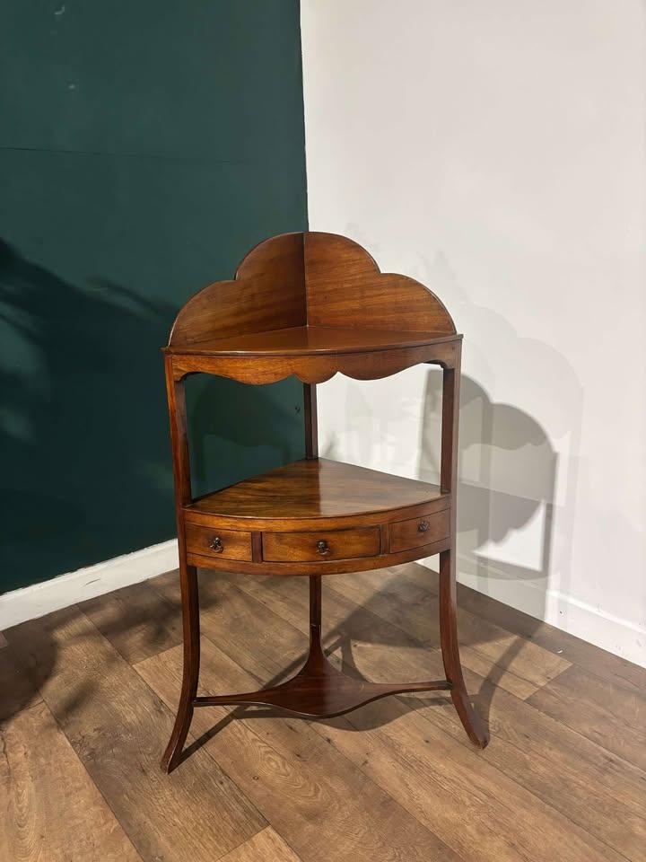 Georgian Mahogany Corner Washstand (1 of 15) Georgian Mahogany Corner Washstand (1 of 15)