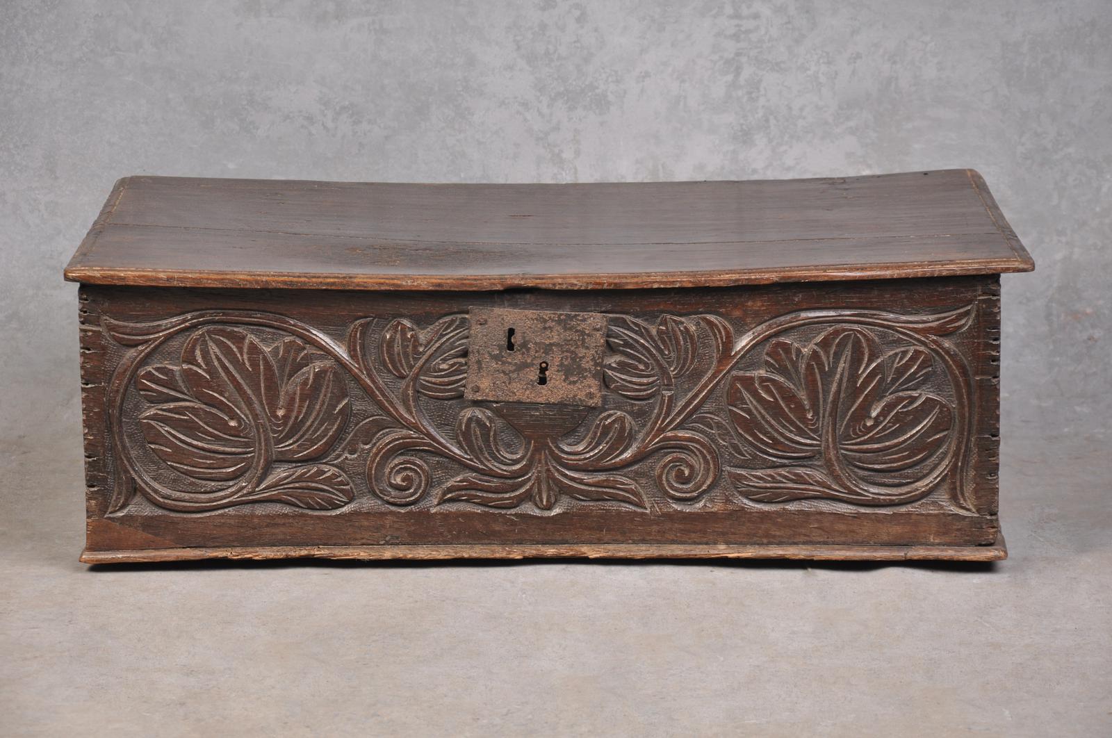 17th Century Oak Leaf Carved Box (1 of 8) 17th Century Oak Leaf Carved Box (1 of 8)