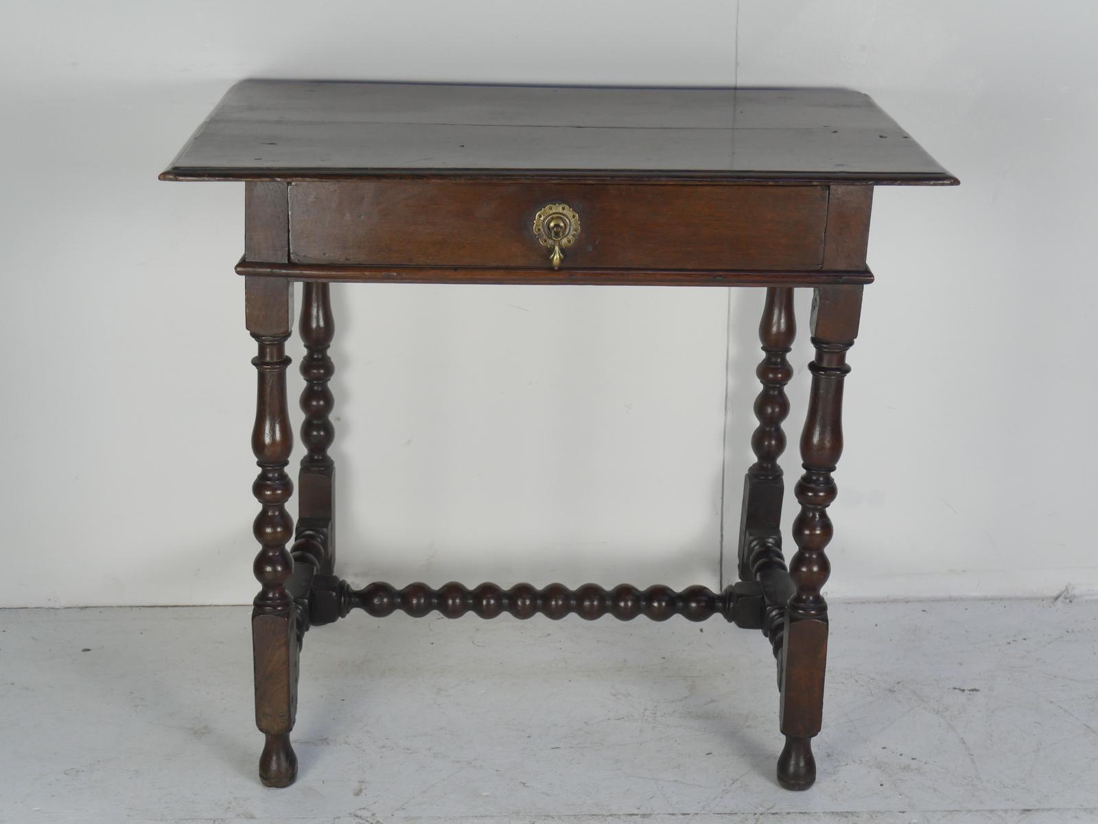 Early 18thc Oak Bobbin Side Table (1 of 7) Early 18thc Oak Bobbin Side Table (1 of 7)