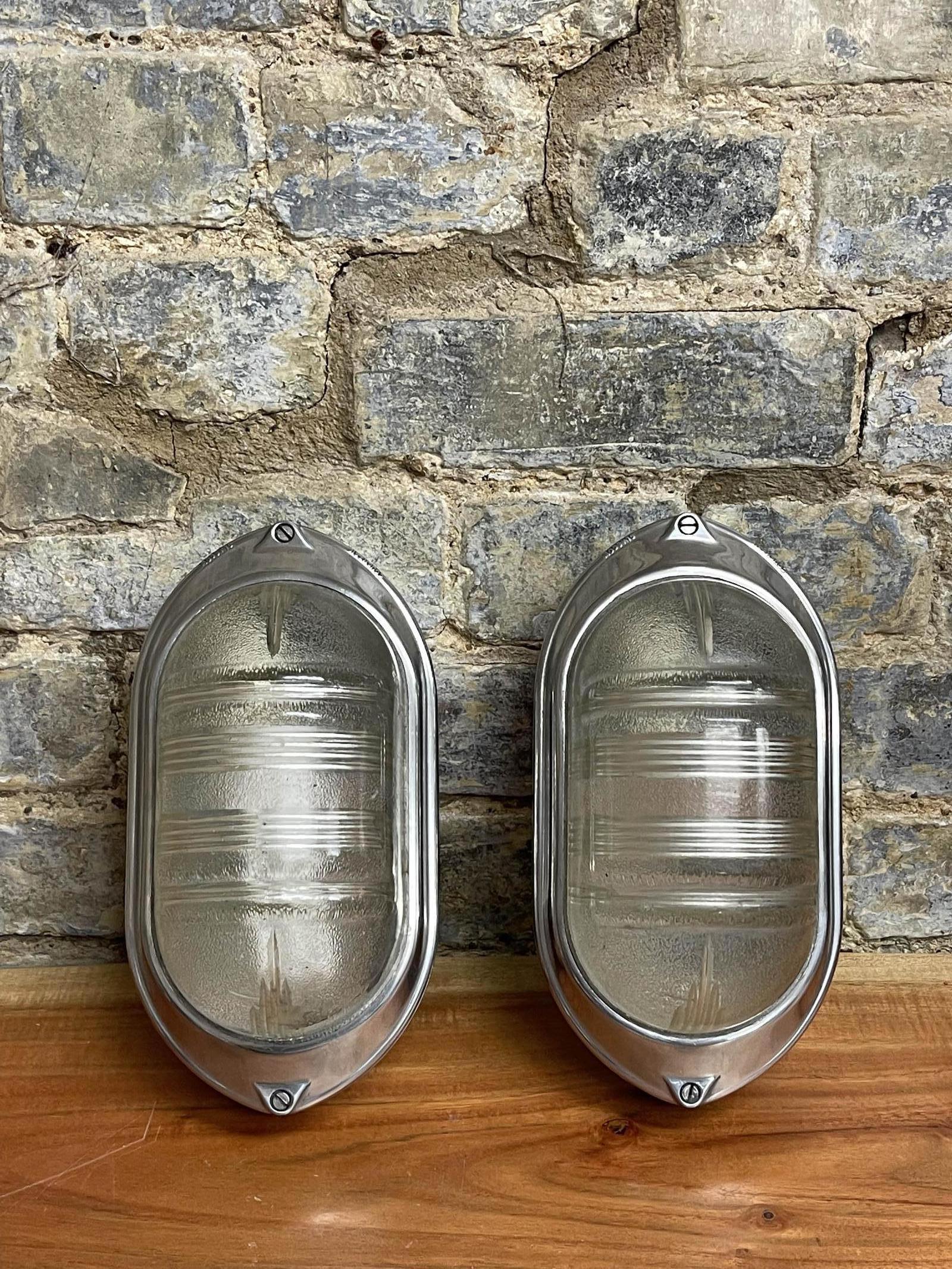 Polished Aluminium Bulb Headlights (1 of 3)