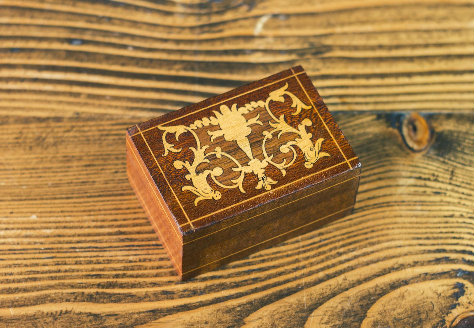 Mahogany & Boxwood Stamp Box c.1920s (1 of 5)