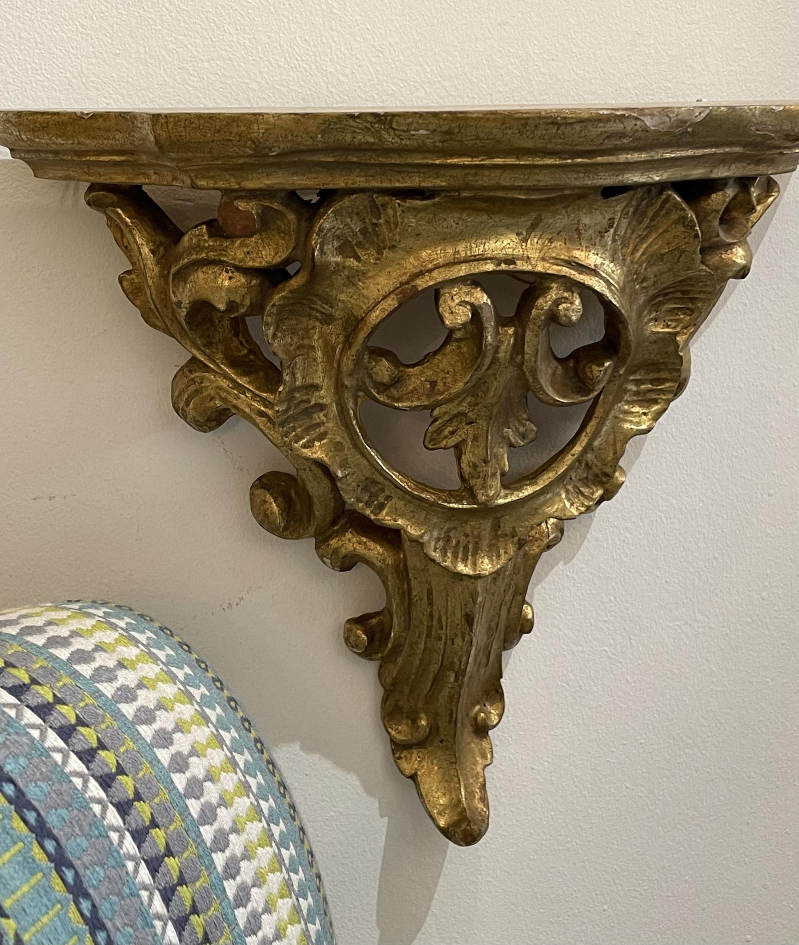Good Florentine Giltwood Wall Bracket (1 of 8) Good Florentine Giltwood Wall Bracket (1 of 8)