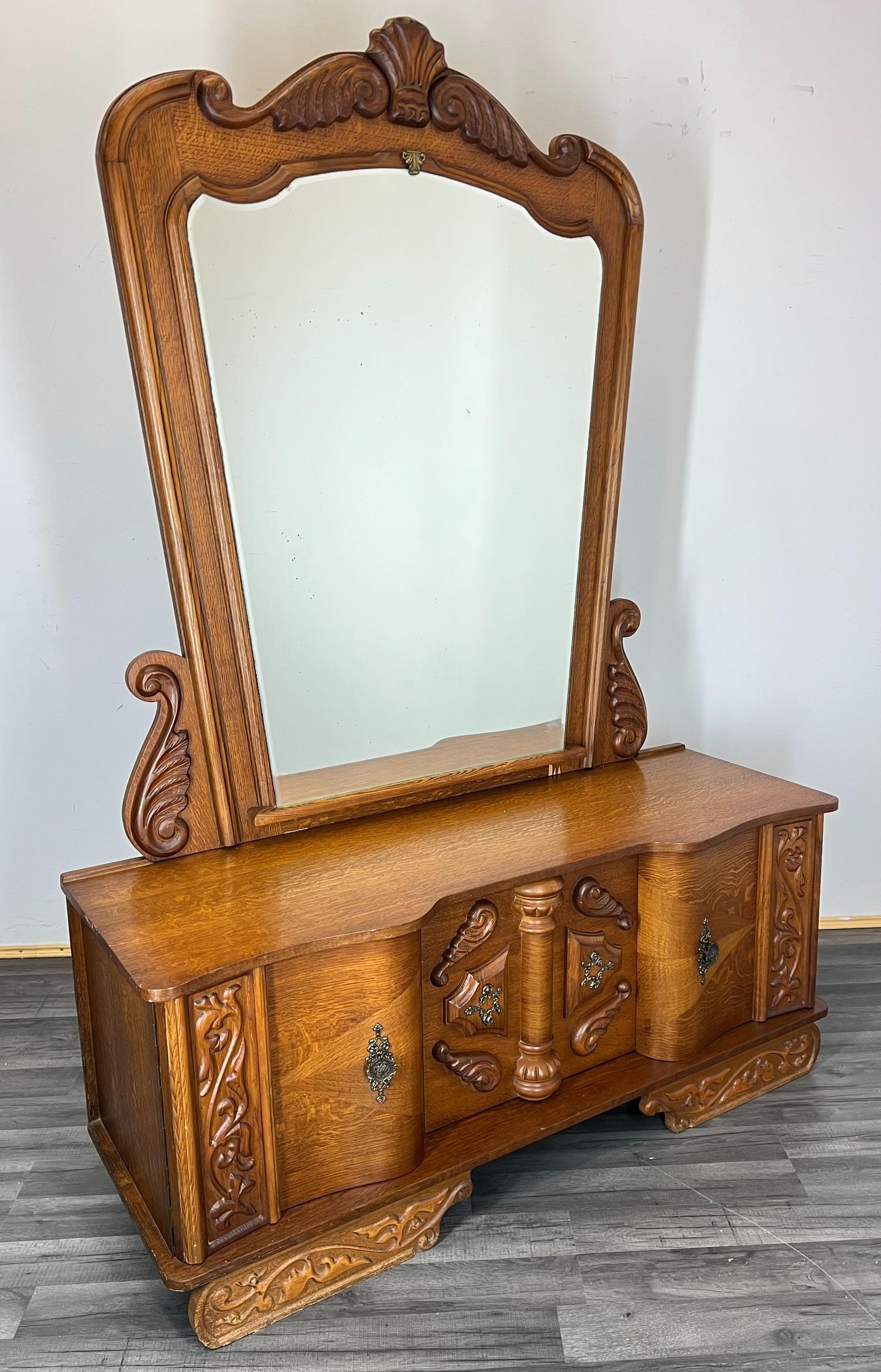 Amazing French Carved Dressing Table (1 of 18) Amazing French Carved Dressing Table (1 of 18)