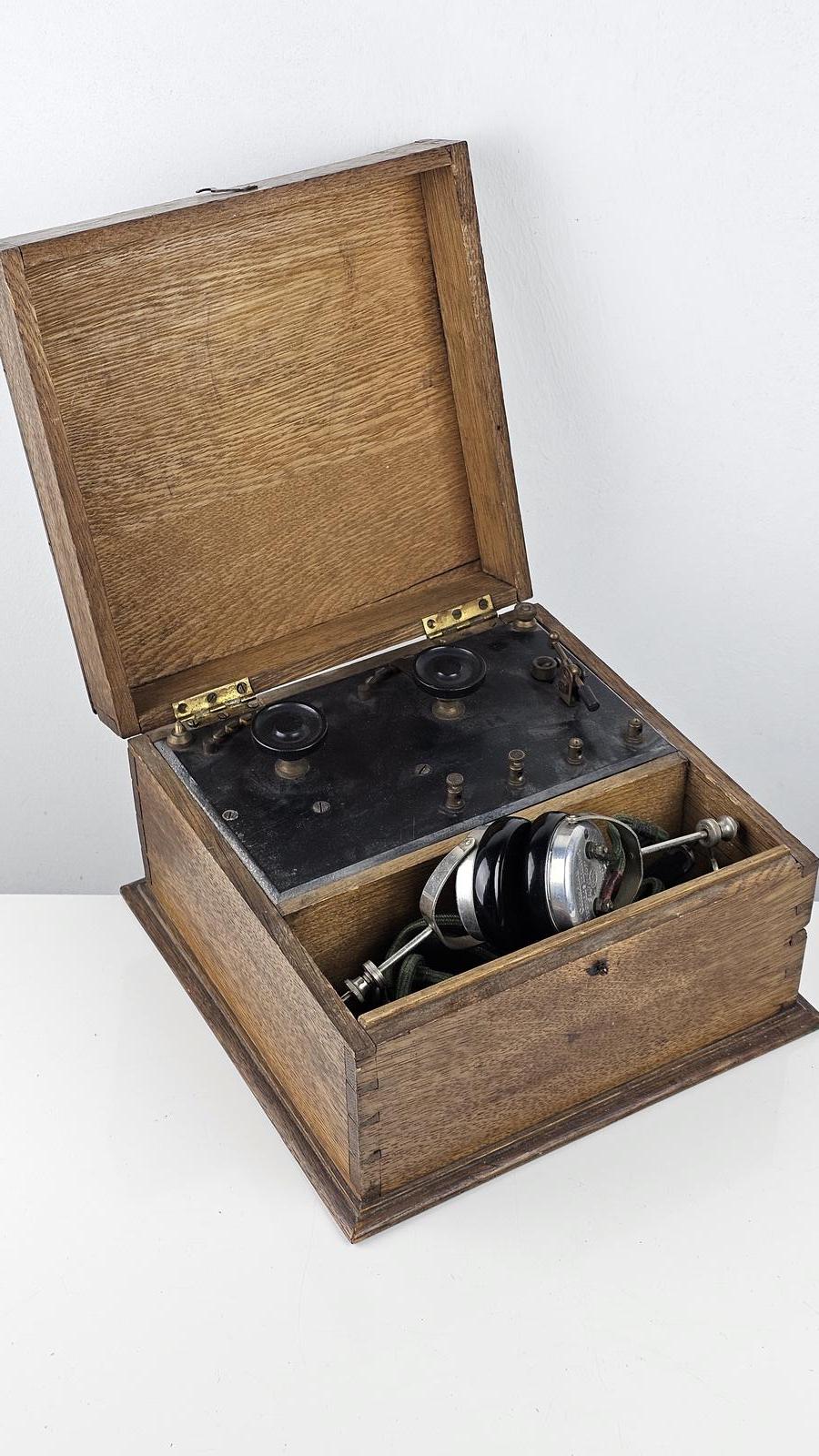 Vintage Boxed Crystal Radio Set (1 of 9) Vintage Boxed Crystal Radio Set (1 of 9)