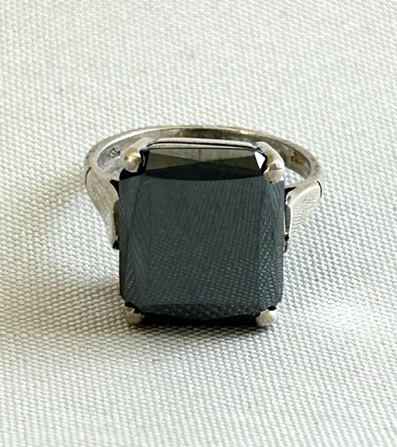 Vintage Silver & Hematite Dress Ring (1 of 7) Vintage Silver & Hematite Dress Ring (1 of 7)