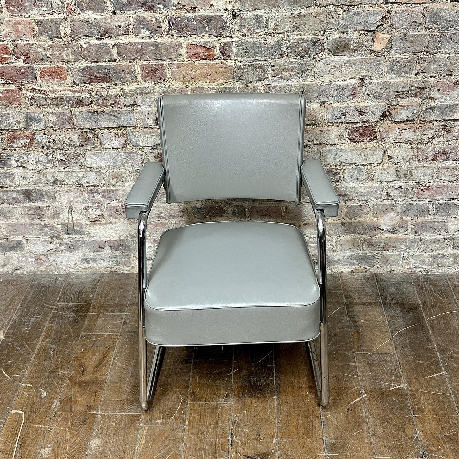 Bauhaus Style Armchair (1 of 4)