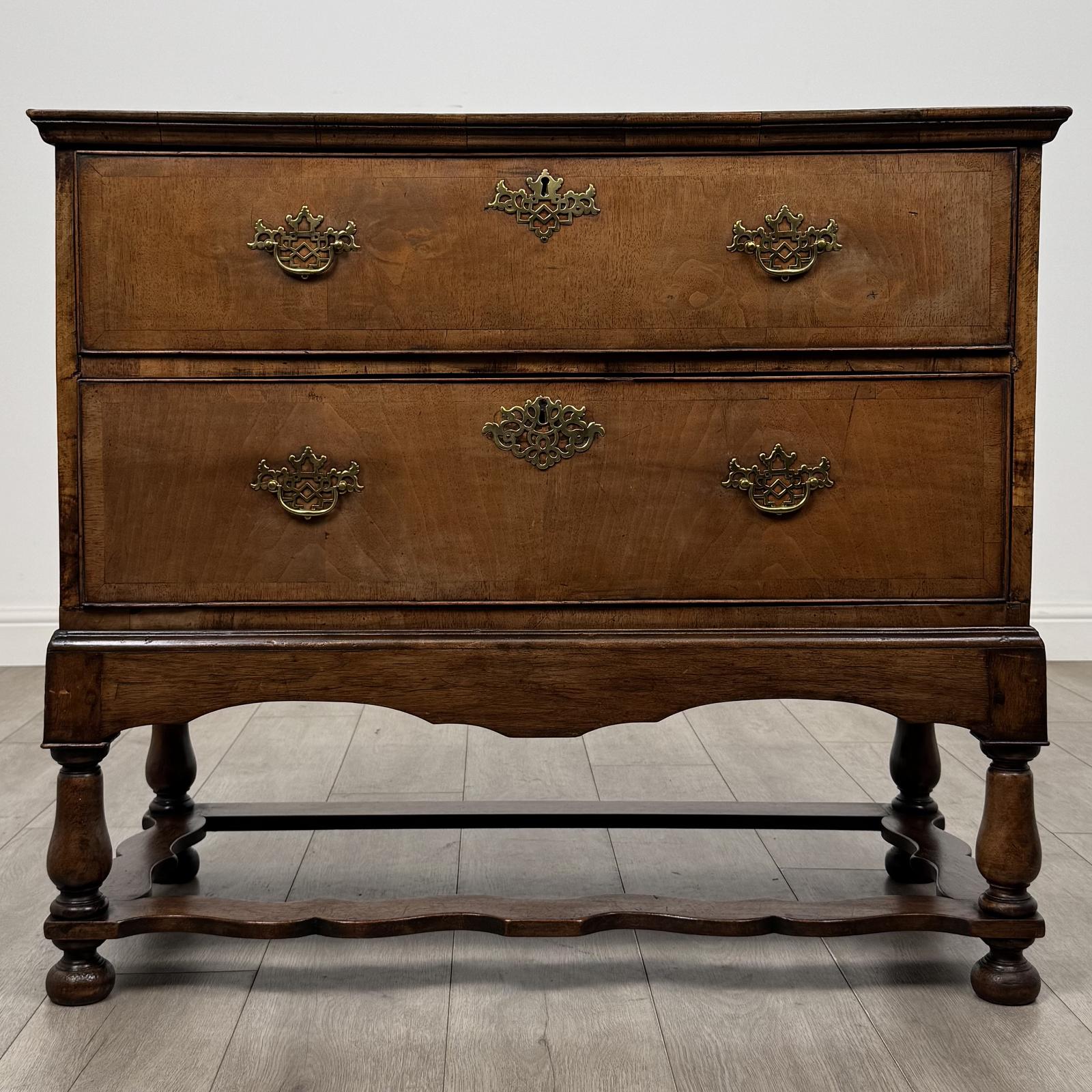 Antique 19th Century William & Mary Style Chest of Drawers (1 of 11) Antique 19th Century William & Mary Style Chest of Drawers (1 of 11)