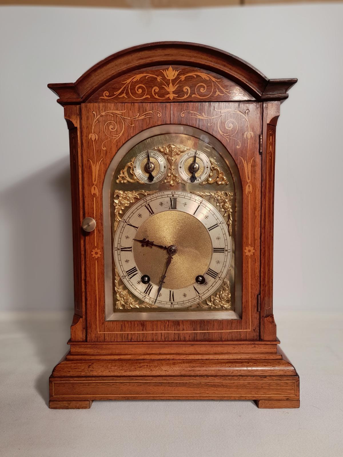 Camera Kuss Bracket / Mantel Clock (1 of 9)