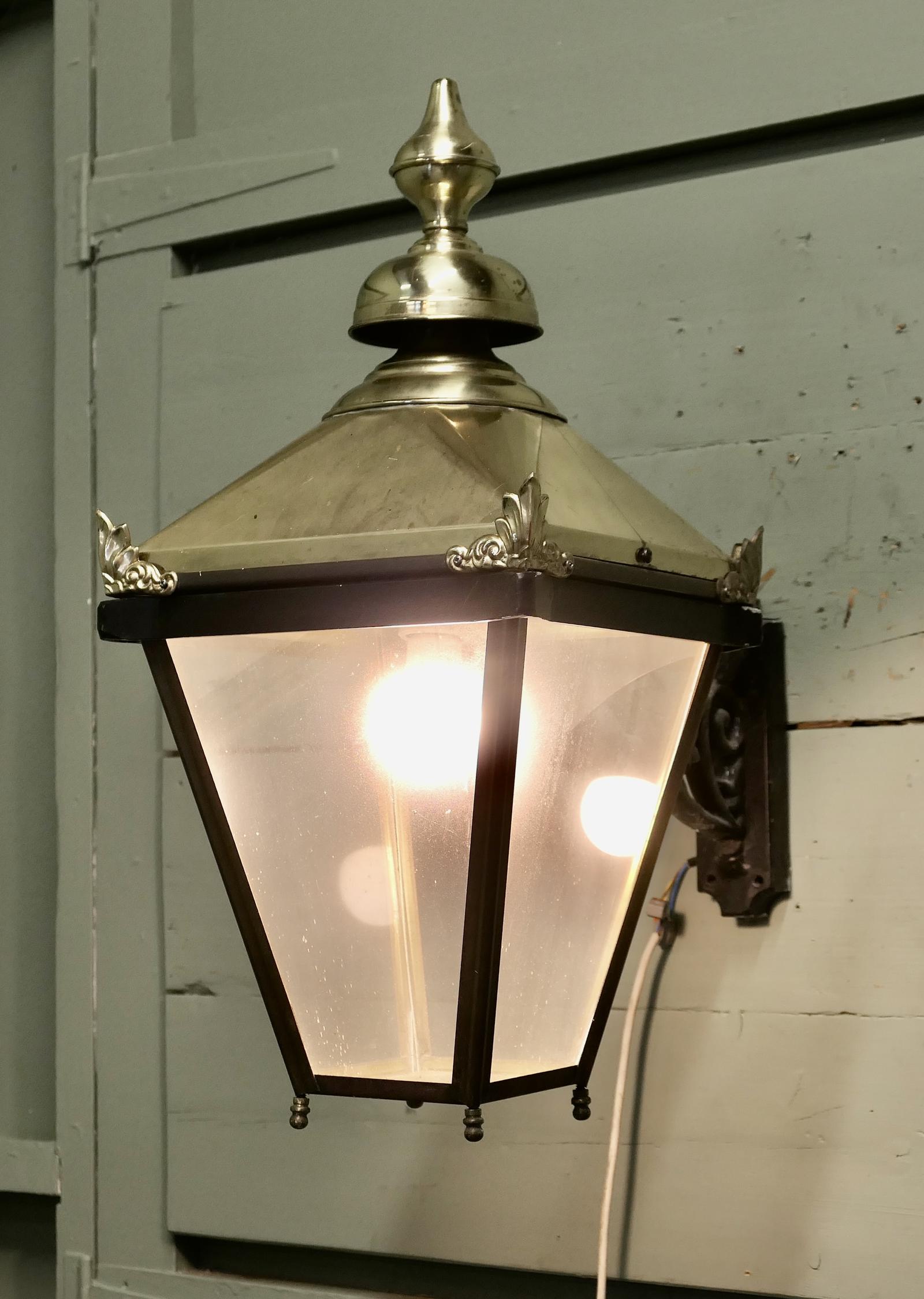 Large Brass Wall Hung Lantern (1 of 7) Large Brass Wall Hung Lantern (1 of 7)