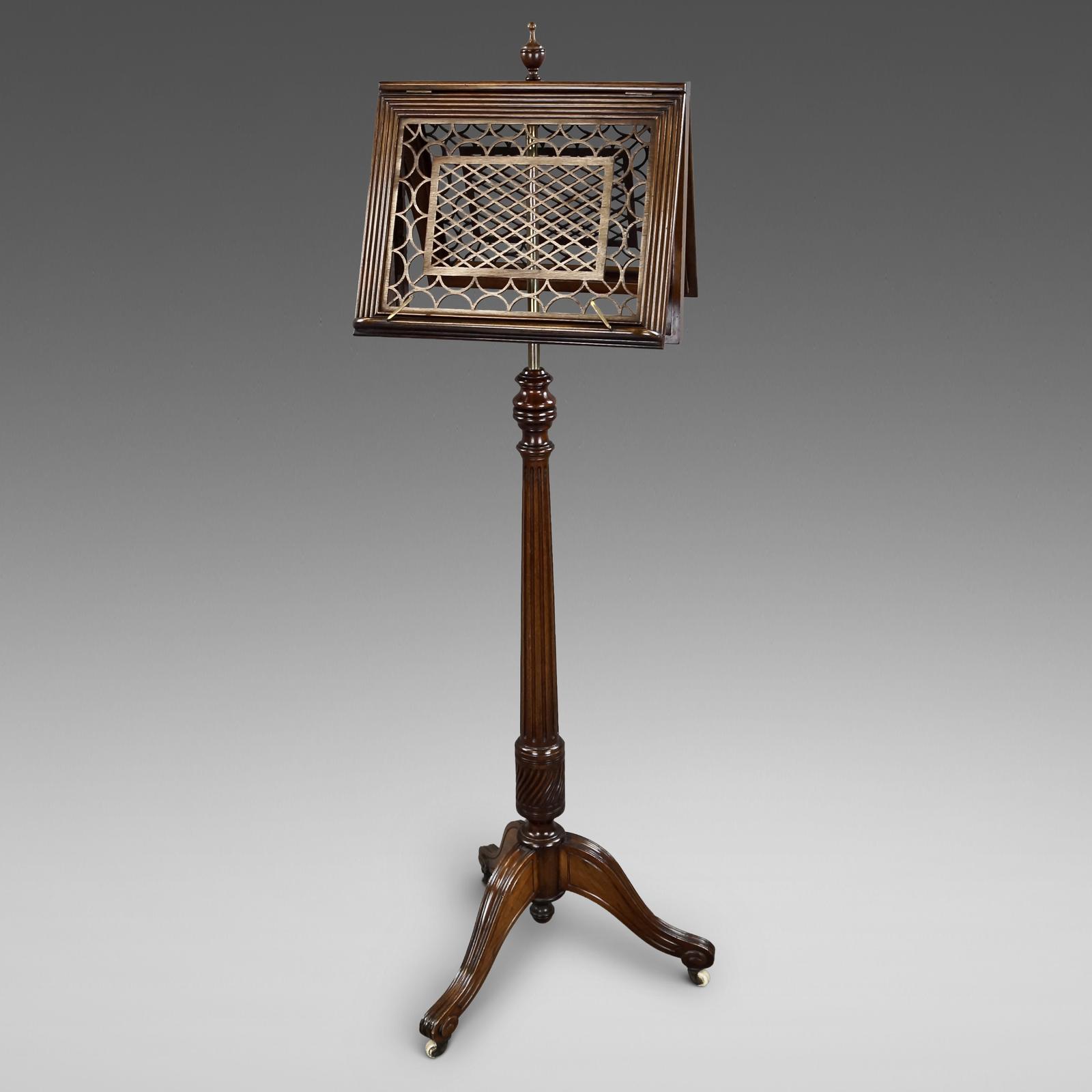 Superb Mahogany Fretted Duet Stand (1 of 6) Superb Mahogany Fretted Duet Stand (1 of 6)