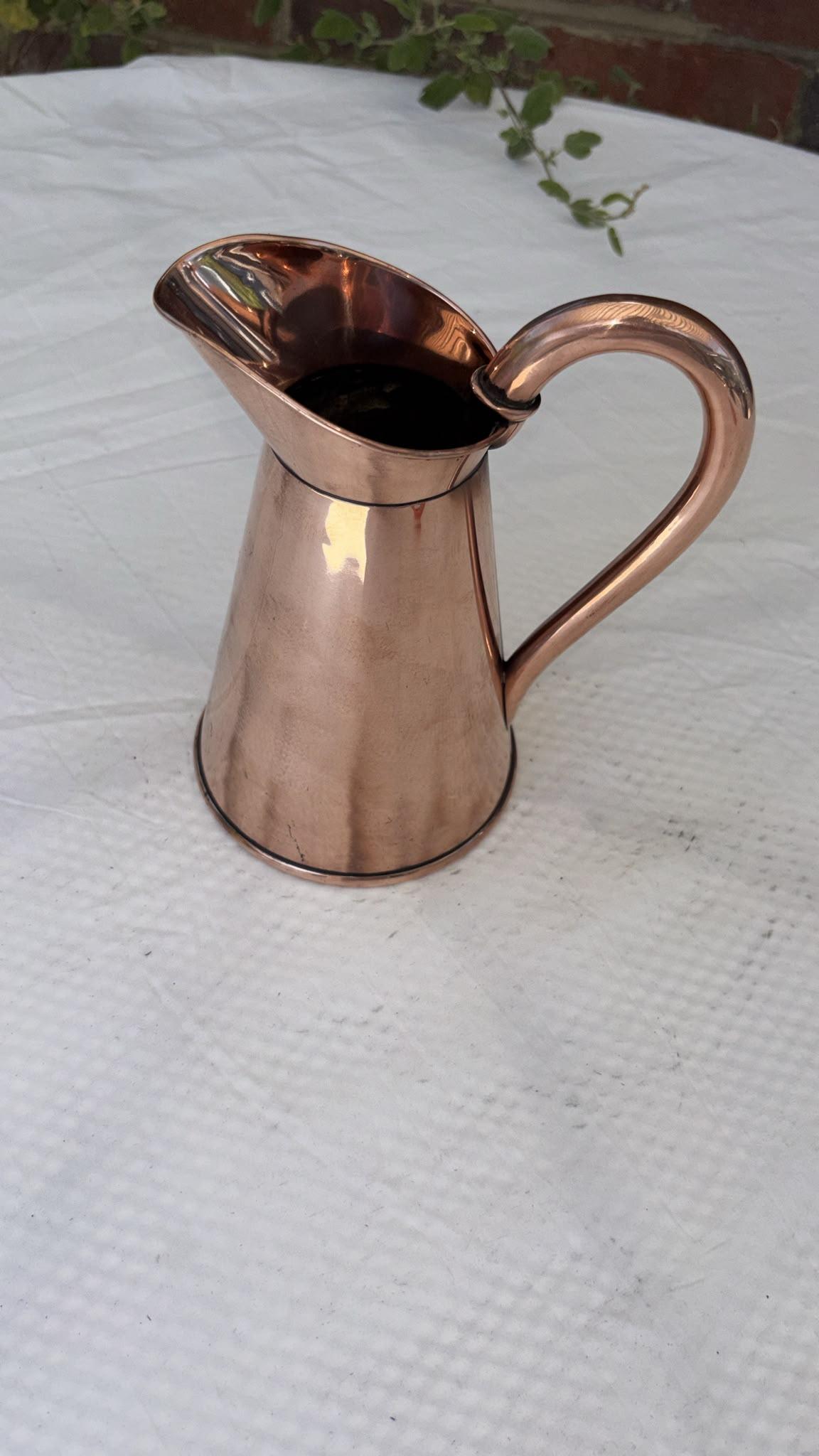 1 Litre German Made Copper Jug (1 of 2) 1 Litre German Made Copper Jug (1 of 2)