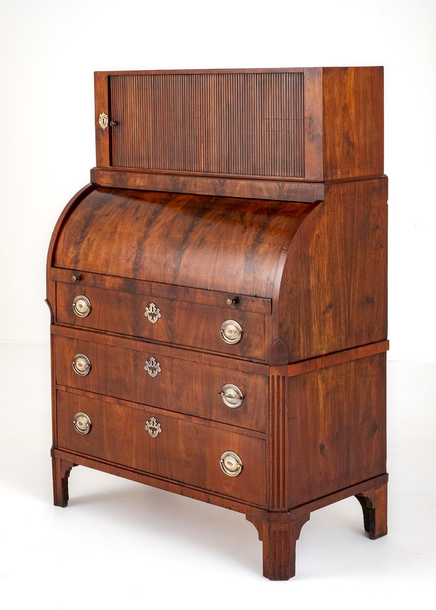 English Regency Mahogany Cylinder Desk (1 of 16) English Regency Mahogany Cylinder Desk (1 of 16)