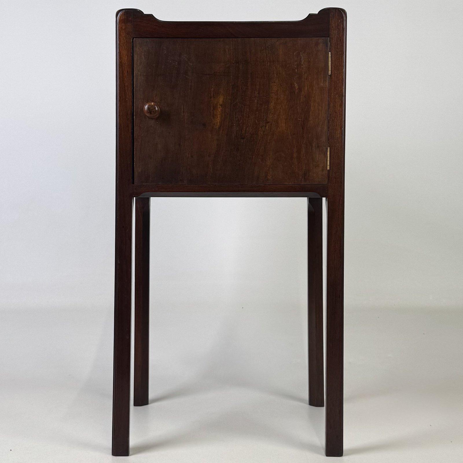 Antique Mahogany Bedside Cabinet | Georgian Style Tray Top | AF-6716 (1 of 10) Antique Mahogany Bedside Cabinet | Georgian Style Tray Top | AF-6716 (1 of 10)