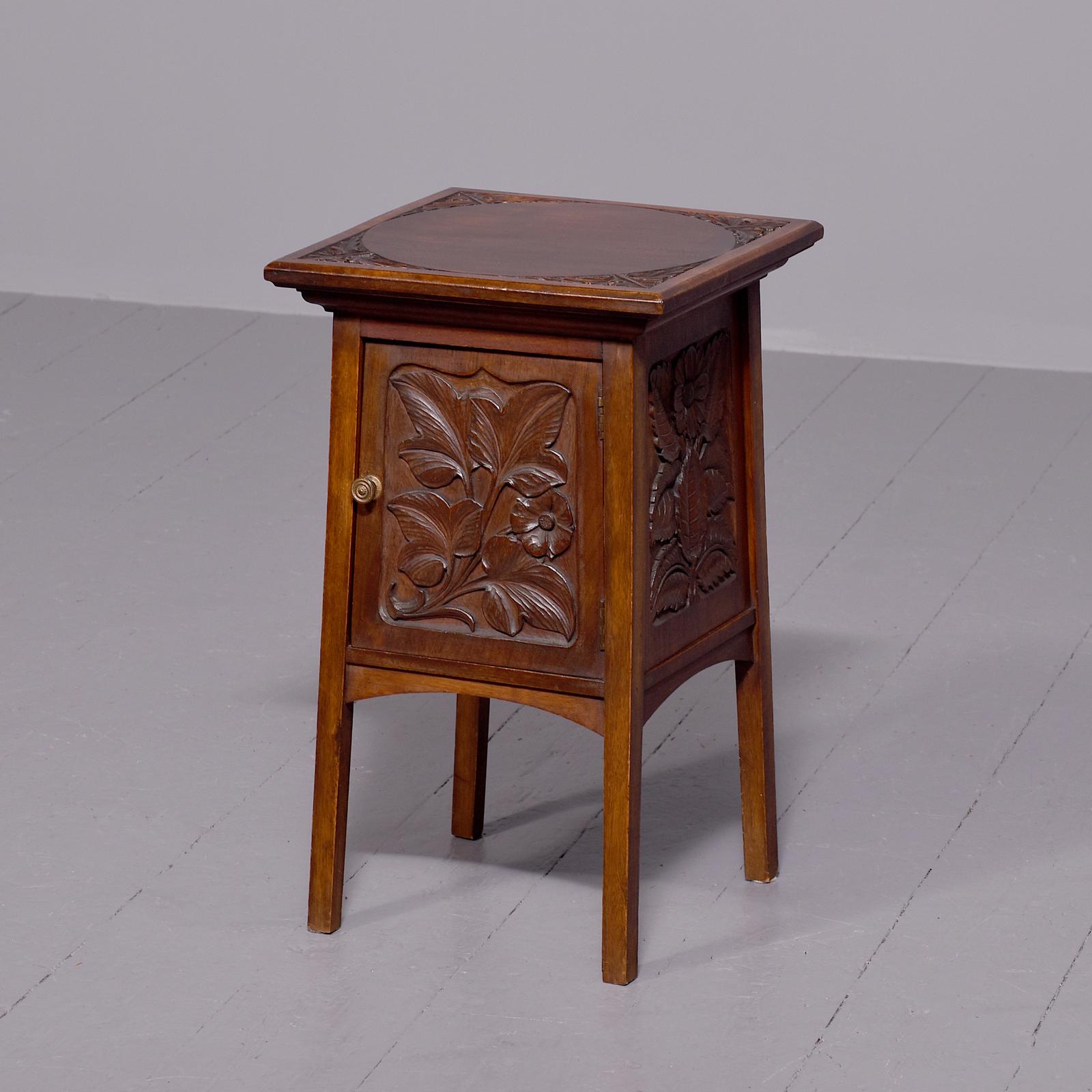Arts & Crafts Neat-size Mahogany Carved Side Table (1 of 8)