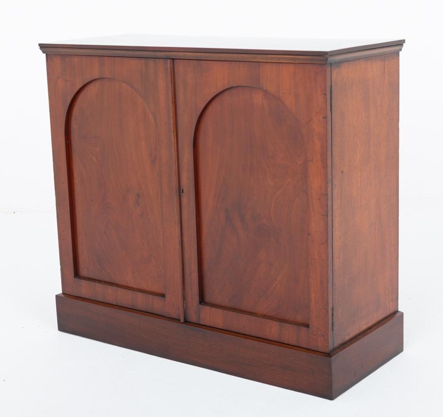 Victorian Mahogany 2 Door Side Cabinet (1 of 8) Victorian Mahogany 2 Door Side Cabinet (1 of 8)