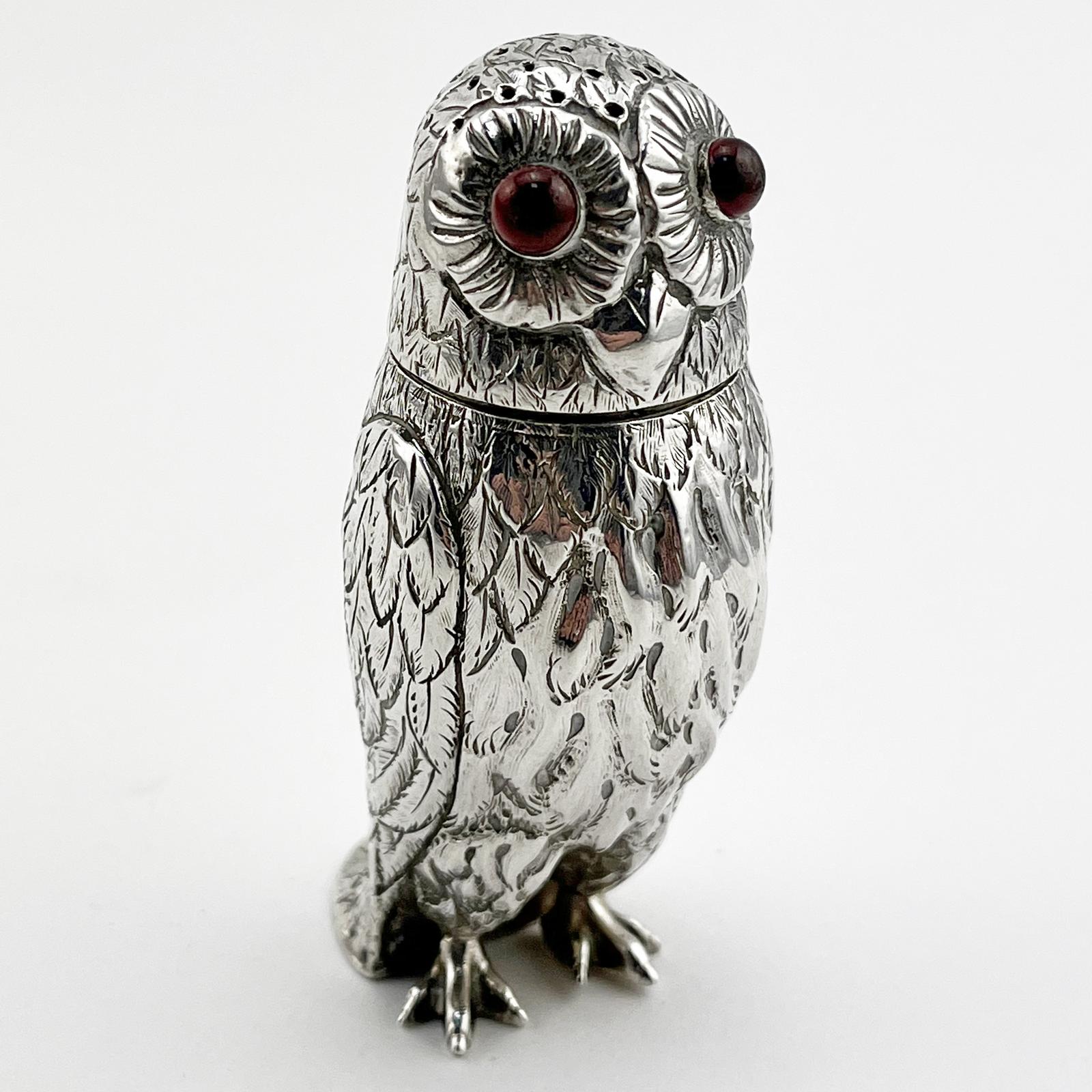 Victorian Sterling Silver Owl Pepper Pot (1 of 8) Victorian Sterling Silver Owl Pepper Pot (1 of 8)
