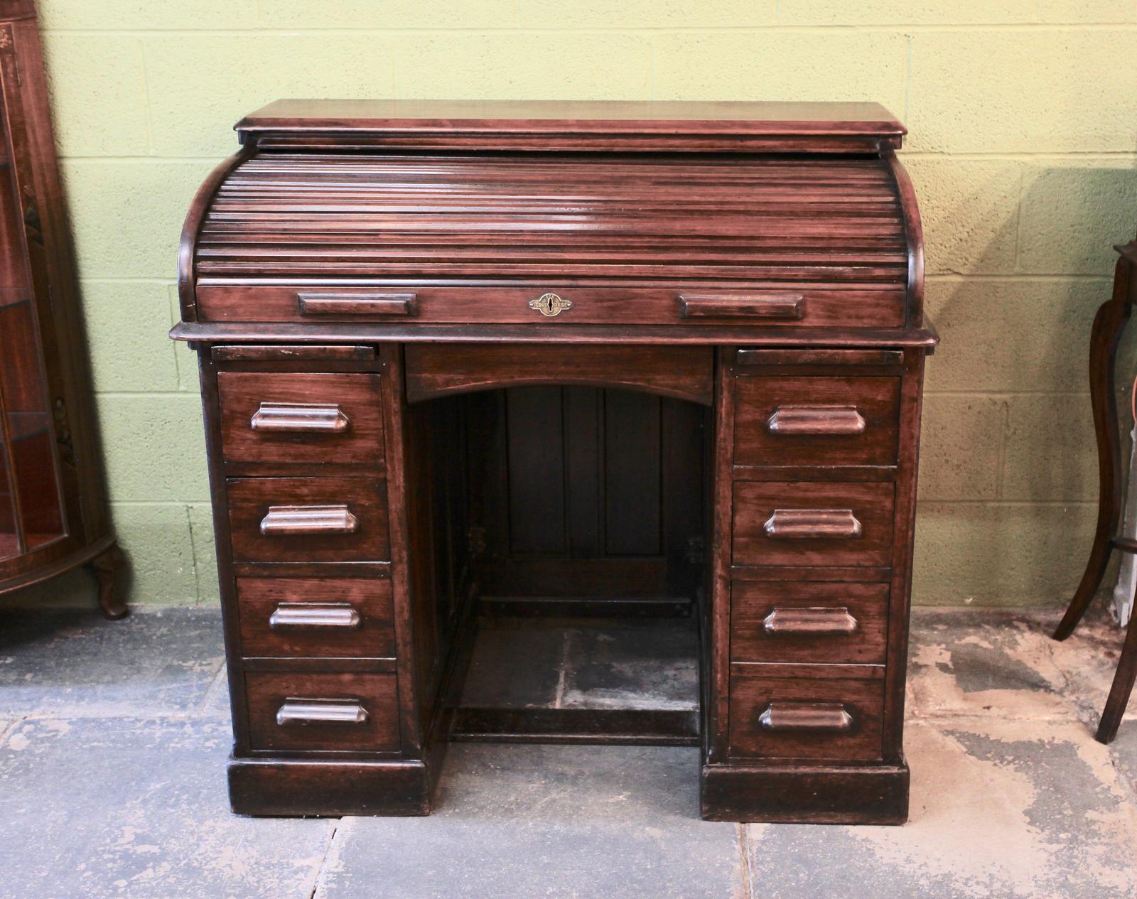 Walnut Roll Top Desk 1920s (1 of 7) Walnut Roll Top Desk 1920s (1 of 7)