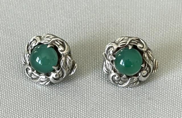Pair of 1920's Silver & Chrysoprase Clip on Earrings (1 of 5) Pair of 1920's Silver & Chrysoprase Clip on Earrings (1 of 5)