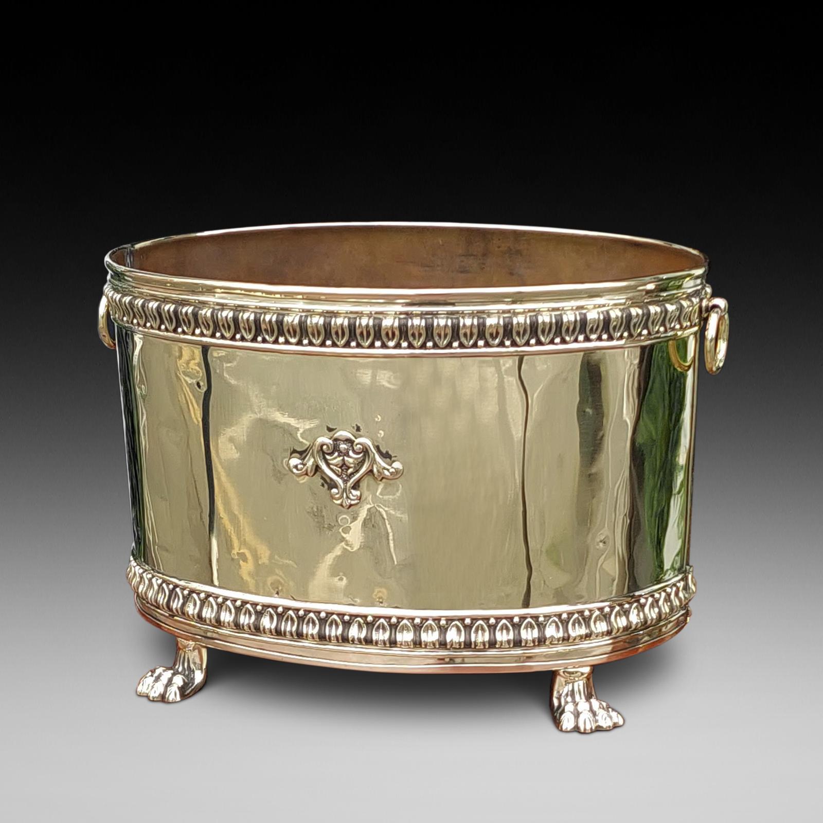 Early 20th Century Brass Wine Cooler or Planter (1 of 9) Early 20th Century Brass Wine Cooler or Planter (1 of 9)