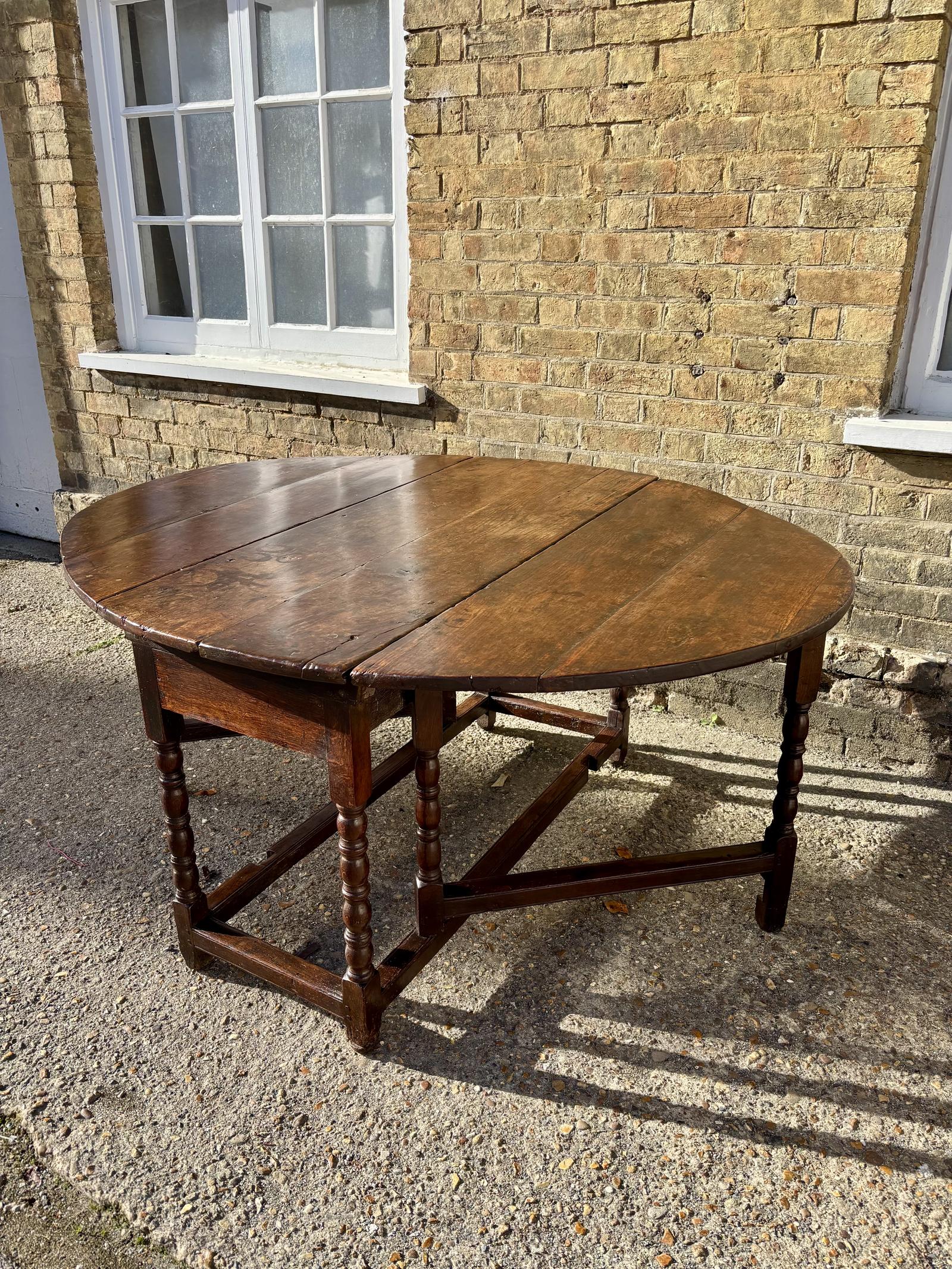 Large Eighteenth Century Country Oak Antique Drop Leaf Gate Leg Dining Table (1 of 9) Large Eighteenth Century Country Oak Antique Drop Leaf Gate Leg Dining Table (1 of 9)