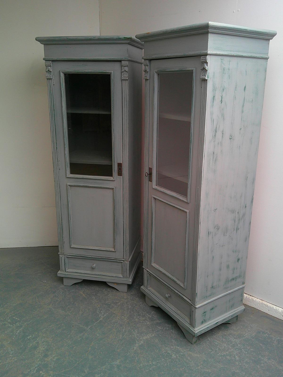 Cracking Pair of Light Grey Antique Pine Kitchen / Bathroom Display Cabinets (1 of 10) Cracking Pair of Light Grey Antique Pine Kitchen / Bathroom Display Cabinets (1 of 10)