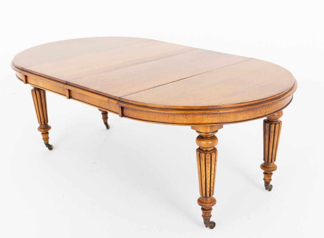 Victorian Blonde Oak Circular Extending Dining Table (1 of 8) Victorian Blonde Oak Circular Extending Dining Table (1 of 8)