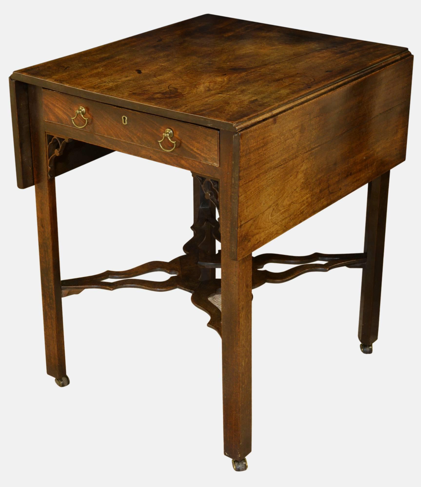 Chippendale Period Pembroke Table c.1760 (1 of 1) Chippendale Period Pembroke Table c.1760 (1 of 1)