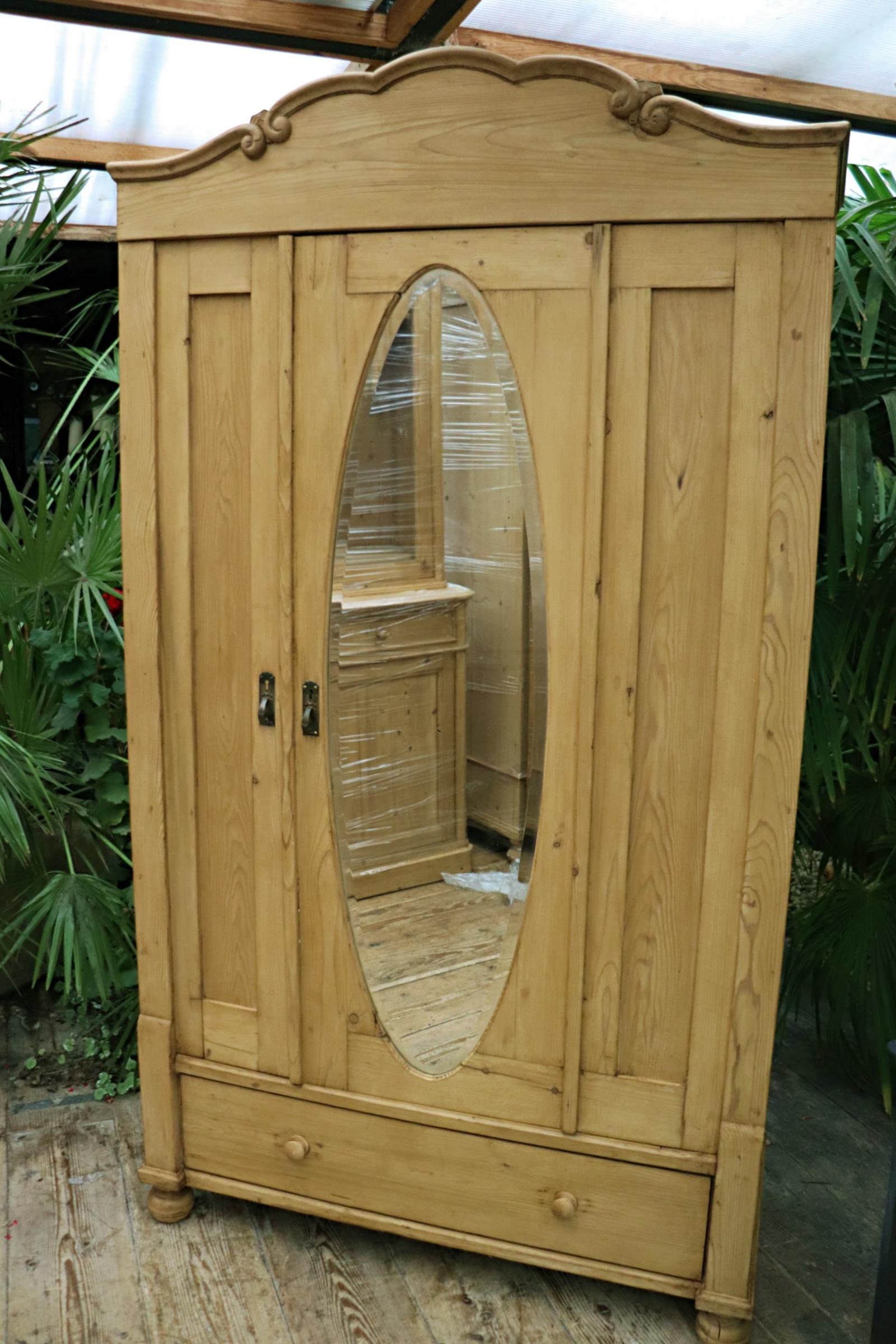 Old Pine Adjustable Shelved Cupboard - Linen Press / Wardrobe (1 of 12)