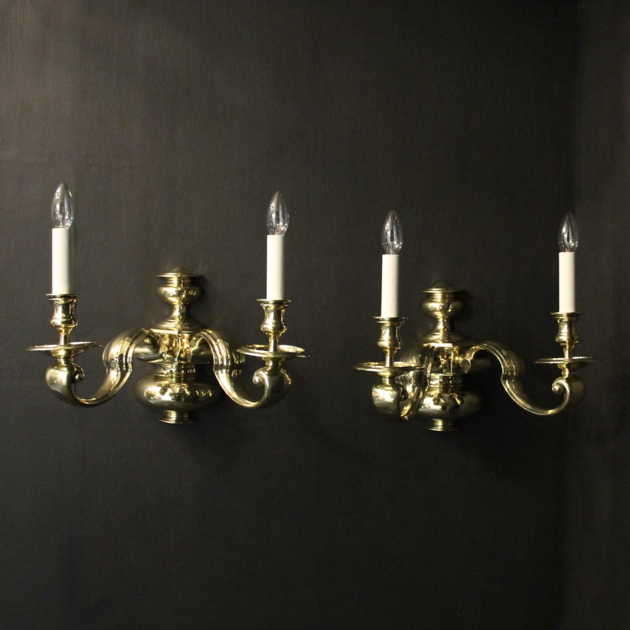 English Large Pair of Brass Antique Wall Lights (1 of 10)