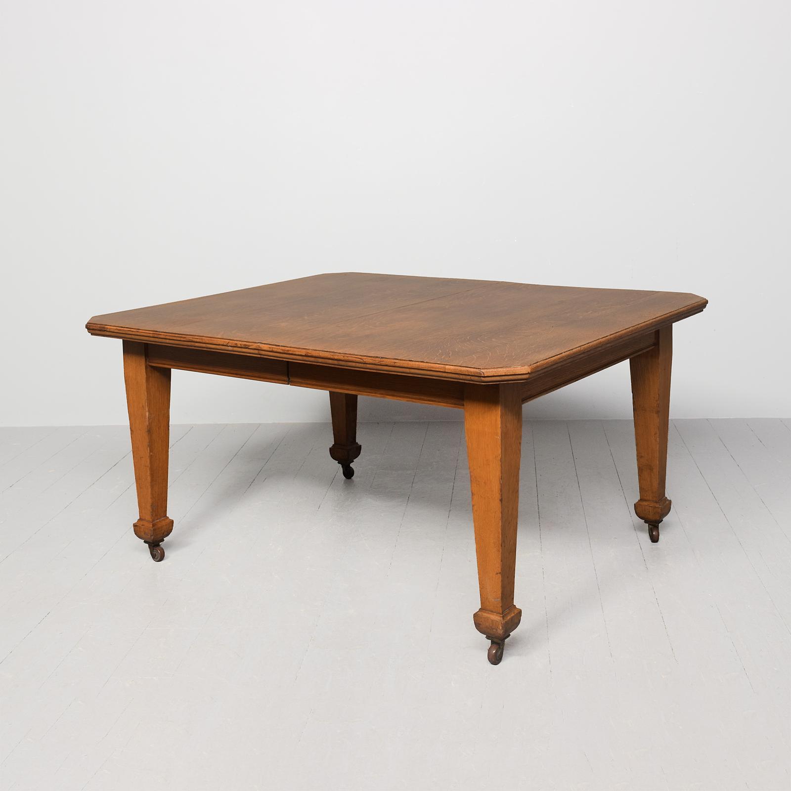 Late Victorian Golden Oak Wind Out Table with Two Additional Leaves, Supported on Square Supports (1 of 9) Late Victorian Golden Oak Wind Out Table with Two Additional Leaves, Supported on Square Supports (1 of 9)